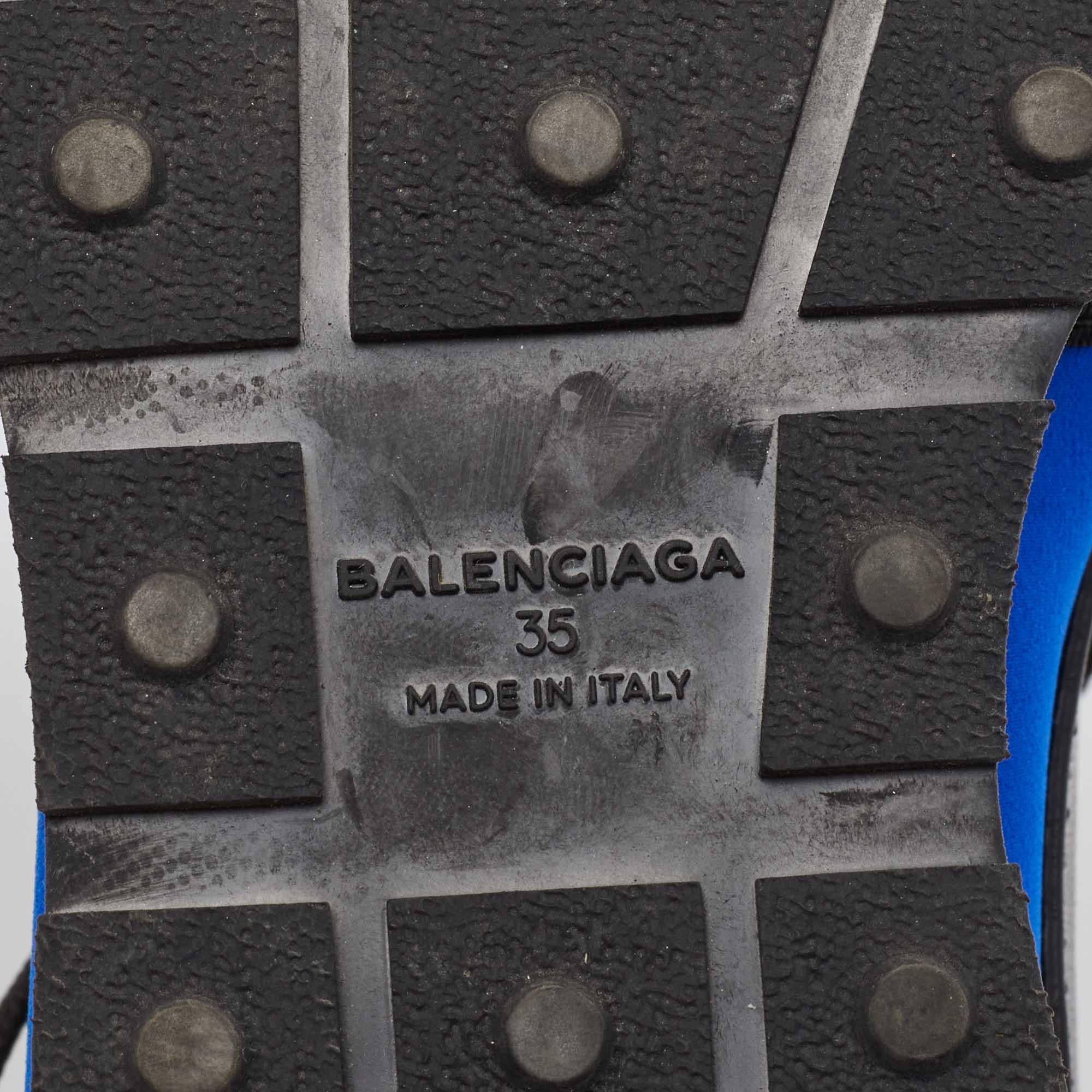 Balenciaga - Baskets Race Runner en cuir et maille bleu/noir - Taille 35 en vente 3