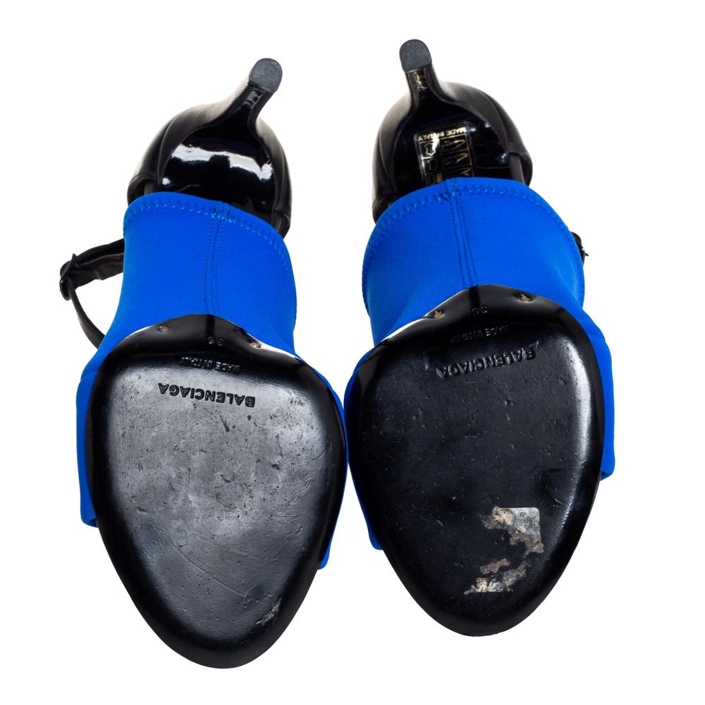 Balenciaga Blue/Black Neoprene And Leather Glove Ankle Strap Sandals Size 36 In Good Condition In Dubai, Al Qouz 2