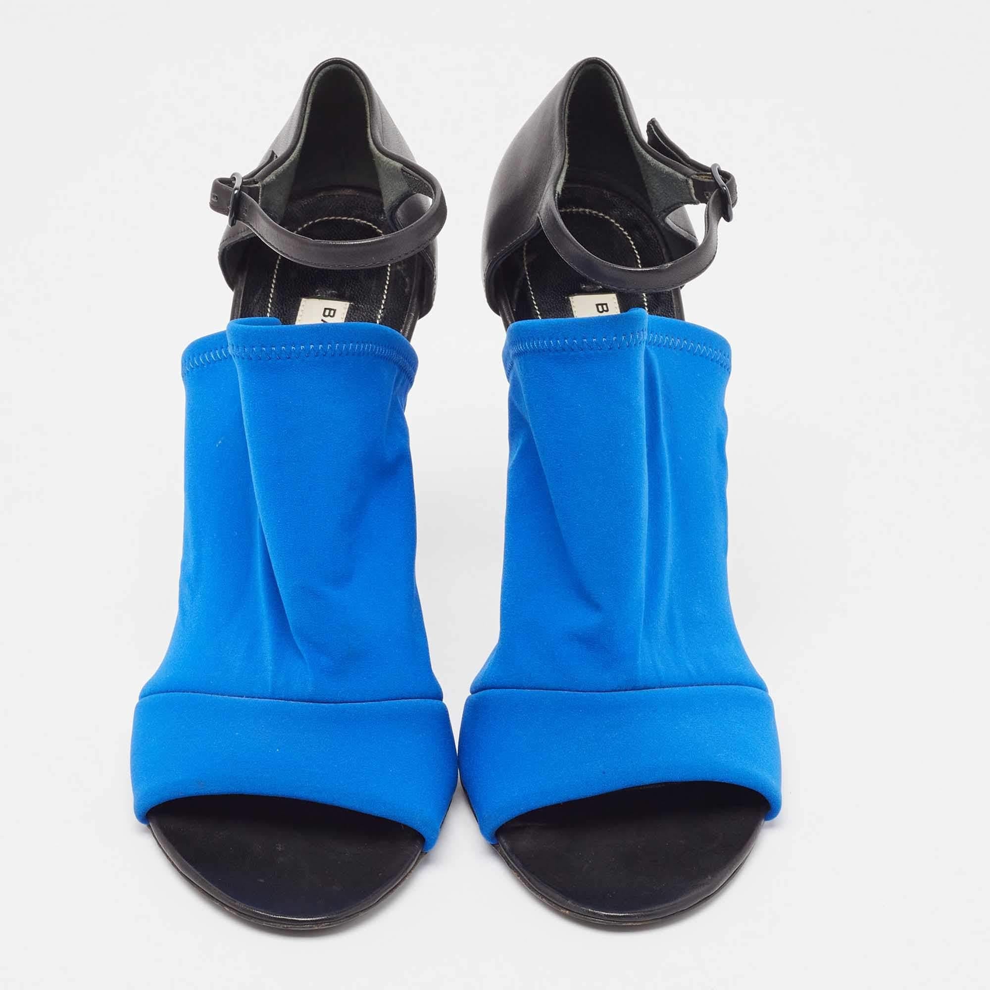 Balenciaga Blue/Black Neoprene and Leather Glove Sandals Size 38.5 In Good Condition For Sale In Dubai, Al Qouz 2