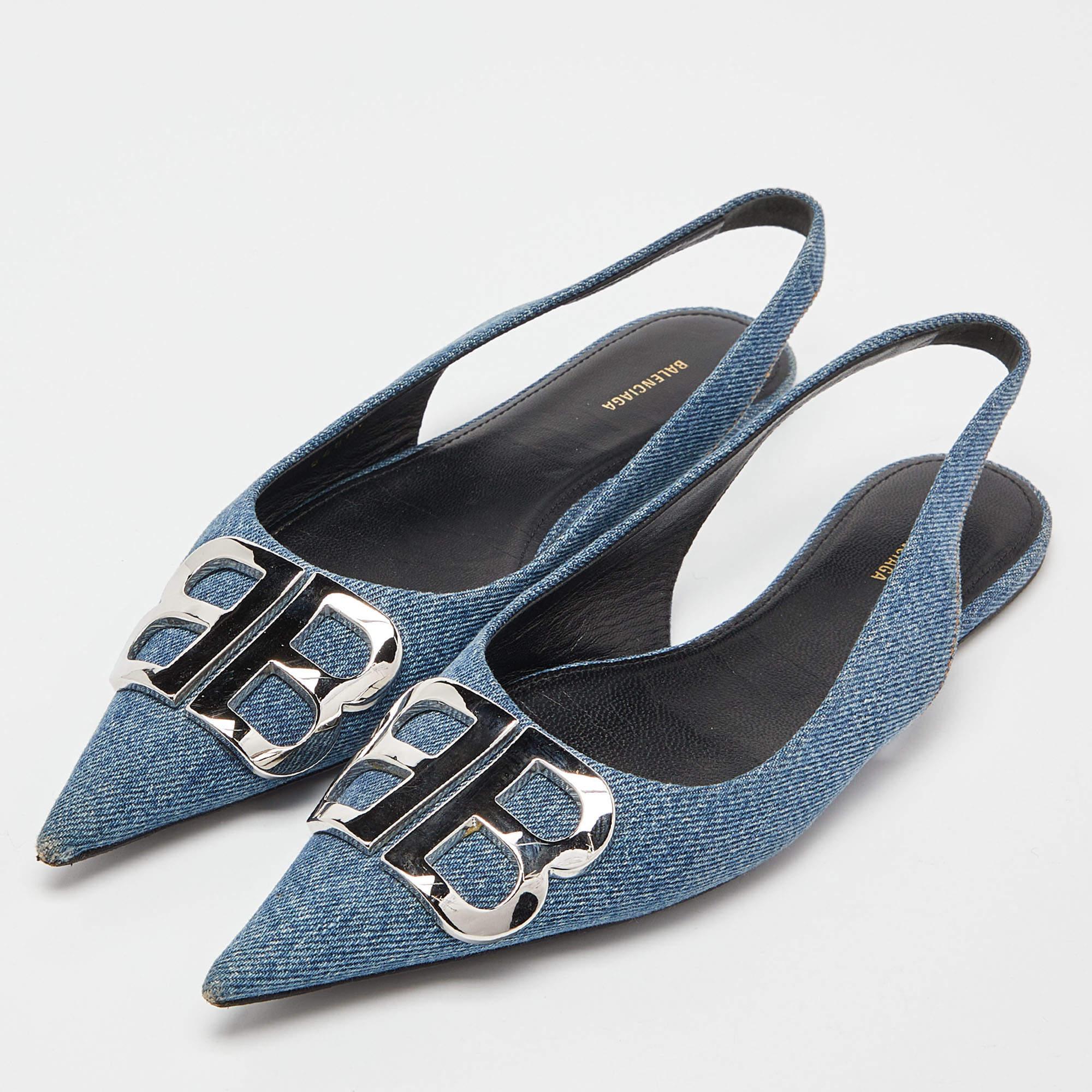 If you are an admirer of the latest fashion trends, this pair of Balenciaga Knife sandals will add just the right vibe to your closet. The pointed-toe sandals are made from denim and adorned with the BB logos and equipped with slingback straps.

