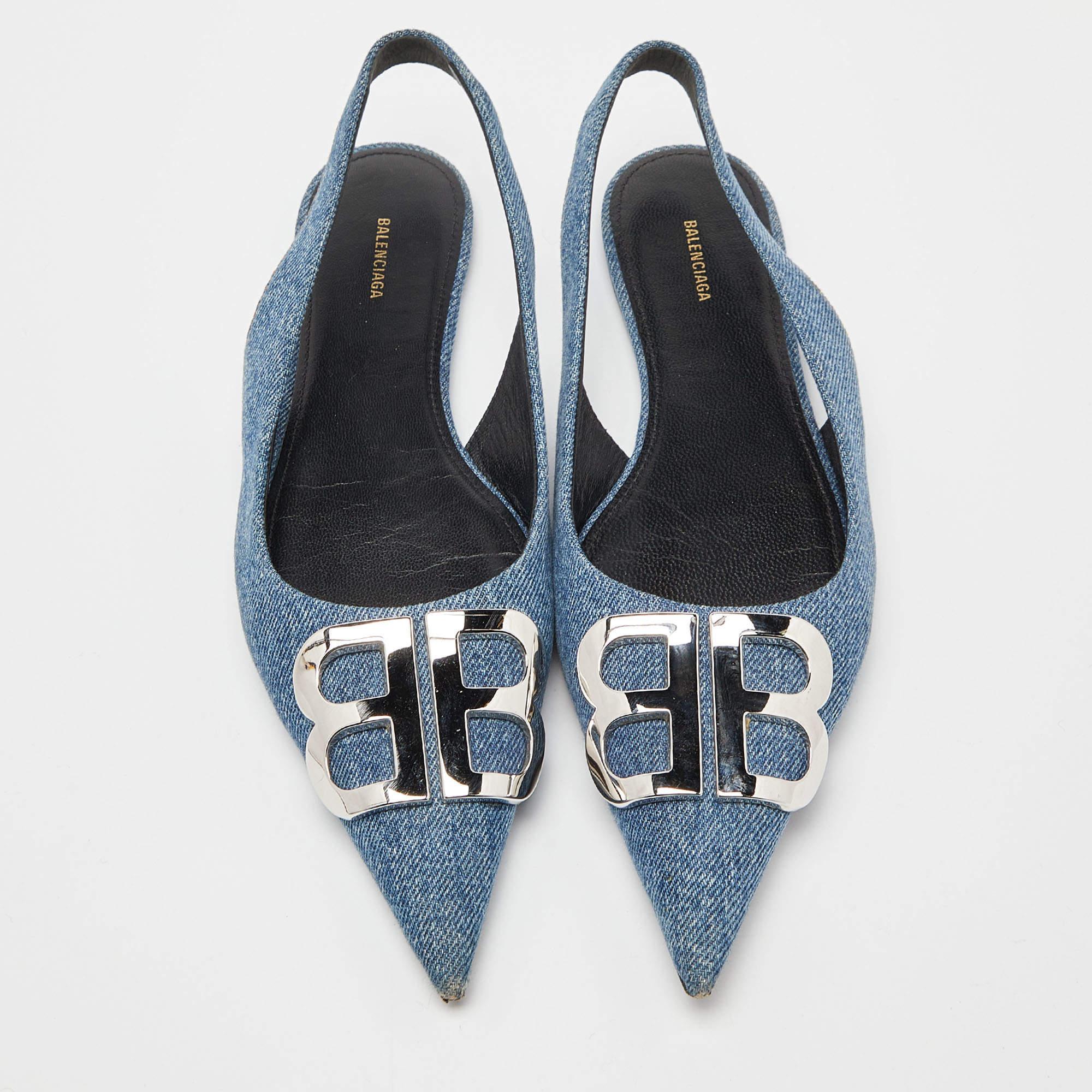 Balenciaga Blue Denim BB Knife Slingback Flat Sandals Size 35.5 In Good Condition For Sale In Dubai, Al Qouz 2