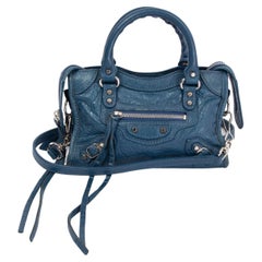 BALENCIAGA Blaue Crossbody-Tasche aus Leder im Used-Look CLASSIC CITY NANO