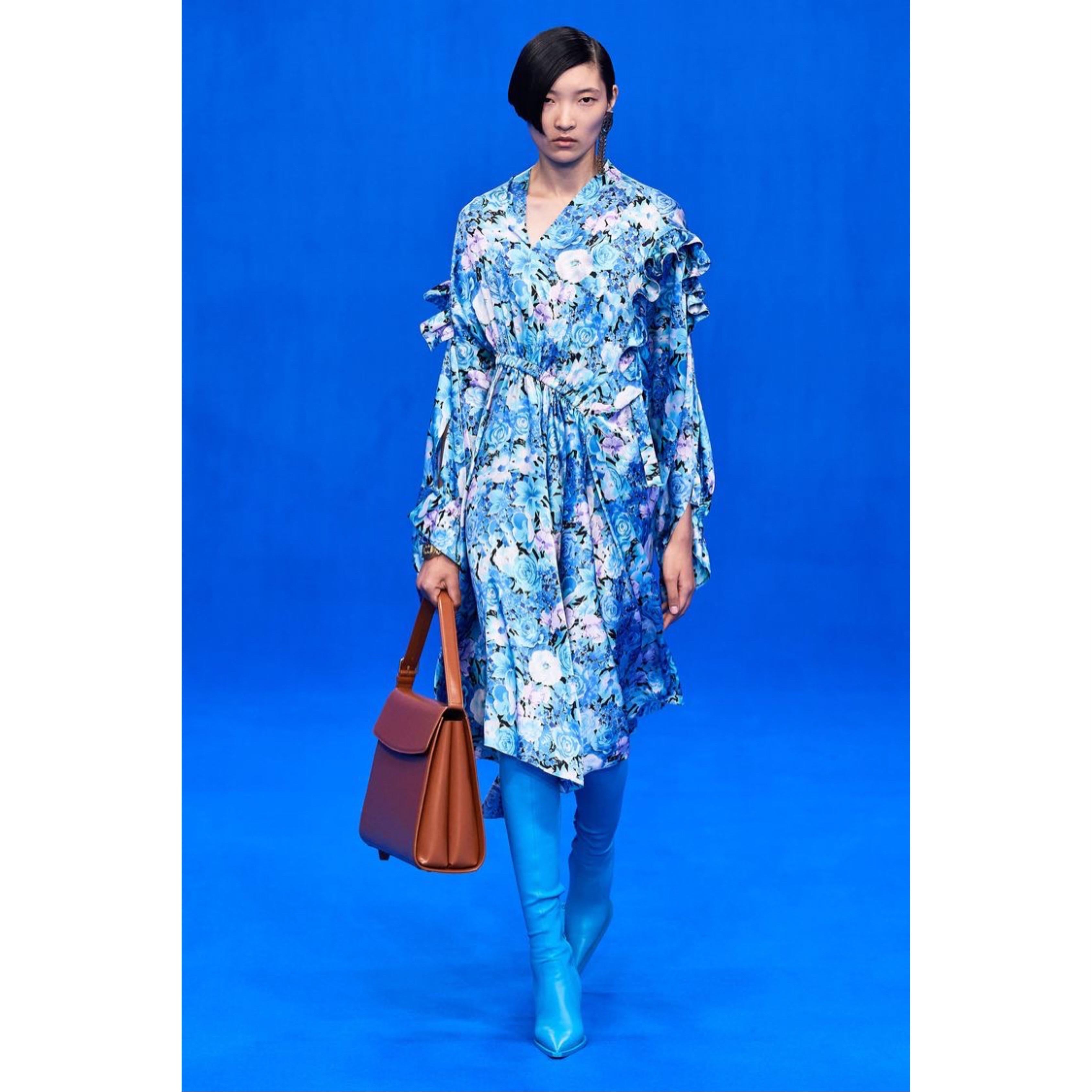 Balenciaga Blue floral print ruffle Satin Midi Dress Spring 2020 For Sale 4