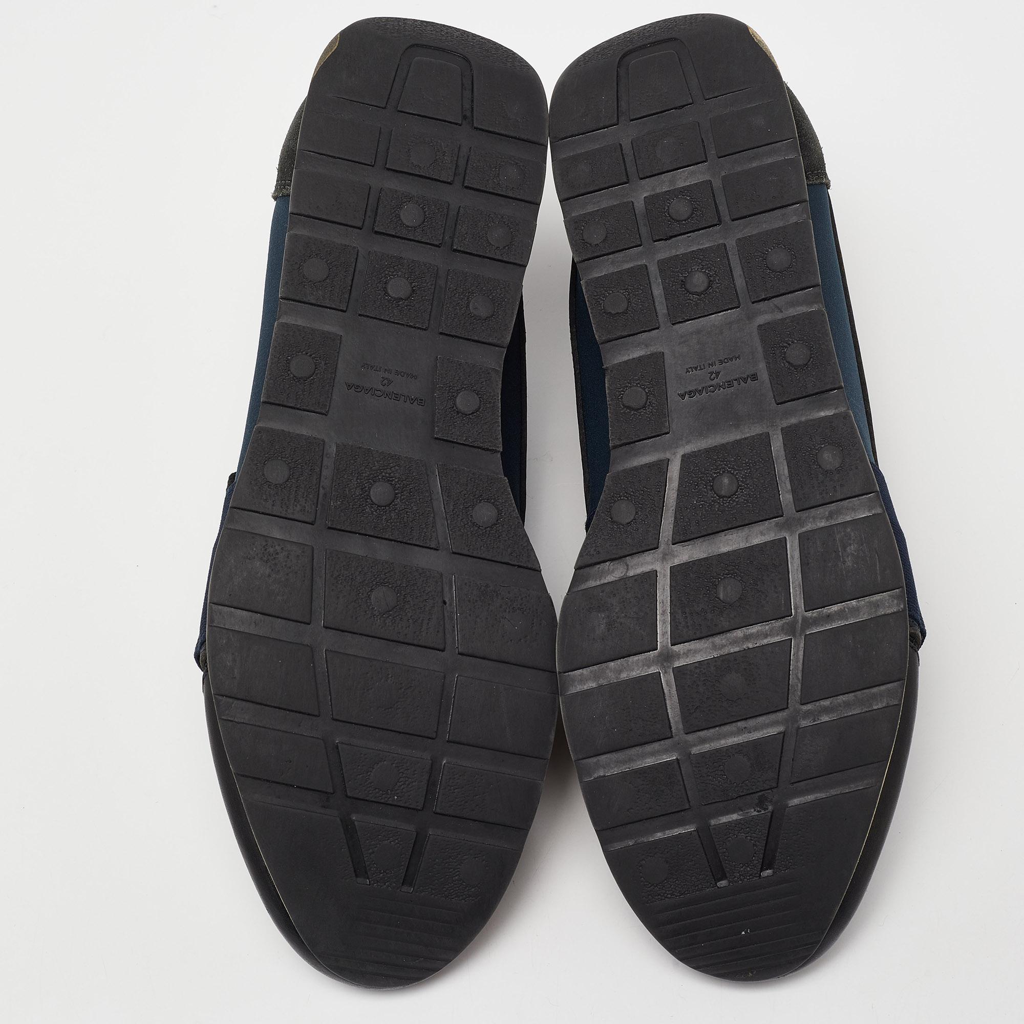 Balenciaga - Baskets de course en cuir et maille bleues, taille 42 en vente 1