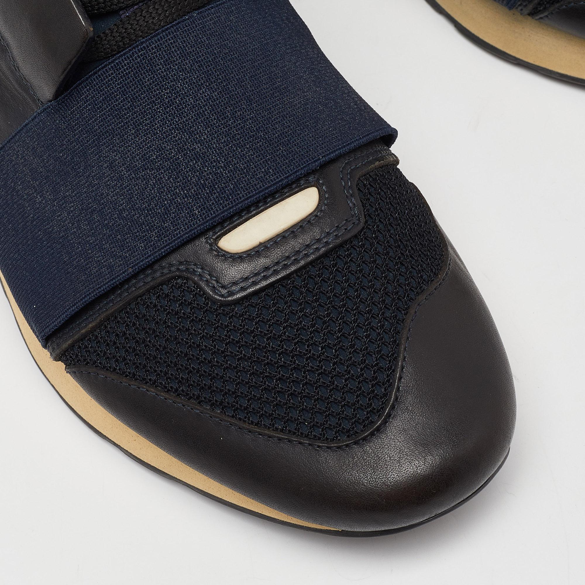 Balenciaga - Baskets de course en cuir et maille bleues, taille 42 en vente 2