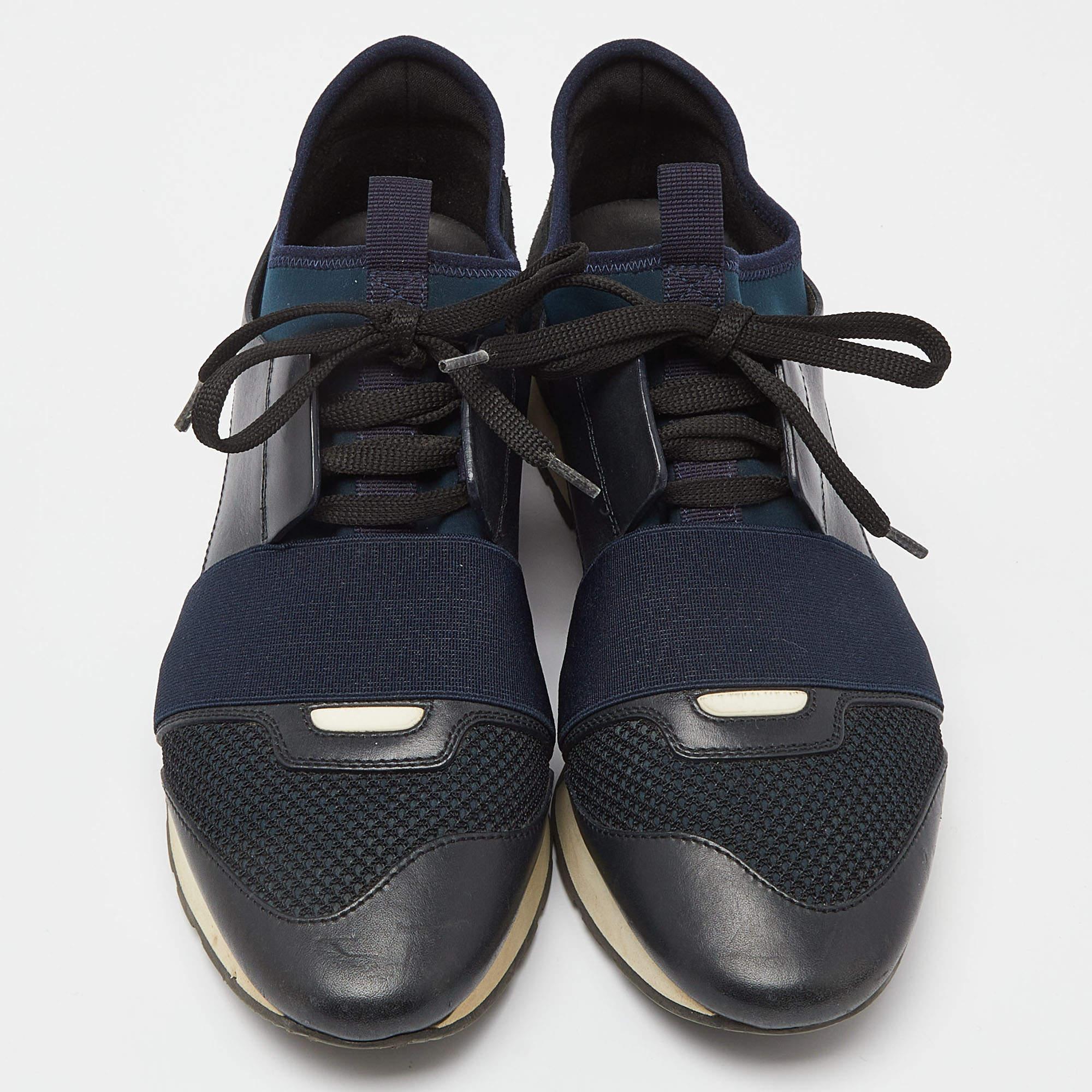 Noir Baskets de course Balenciaga en cuir bleu et tissu extensible, taille 39 en vente