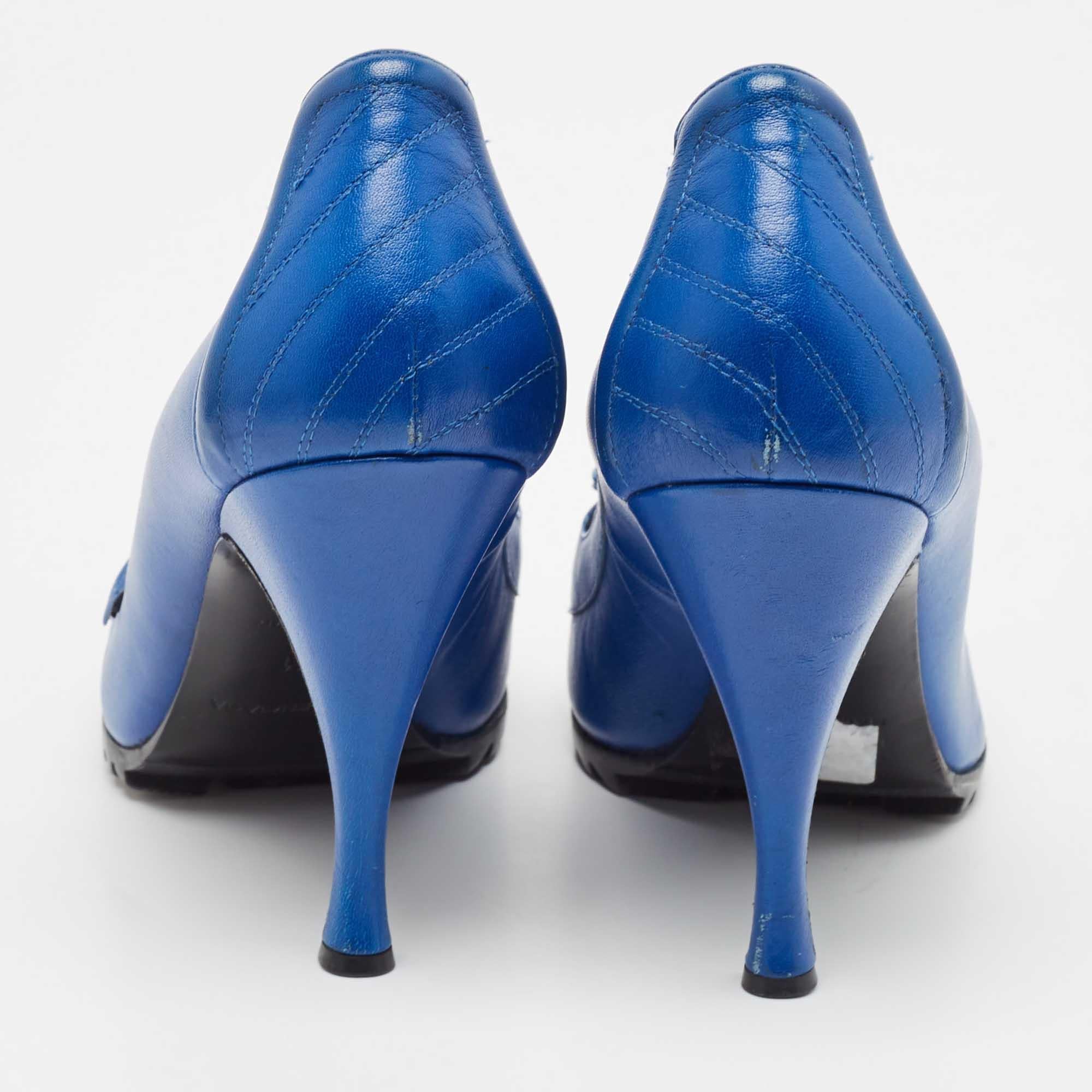Balenciaga Blaue Loafer-Pumps aus Leder Größe 41 im Angebot 1