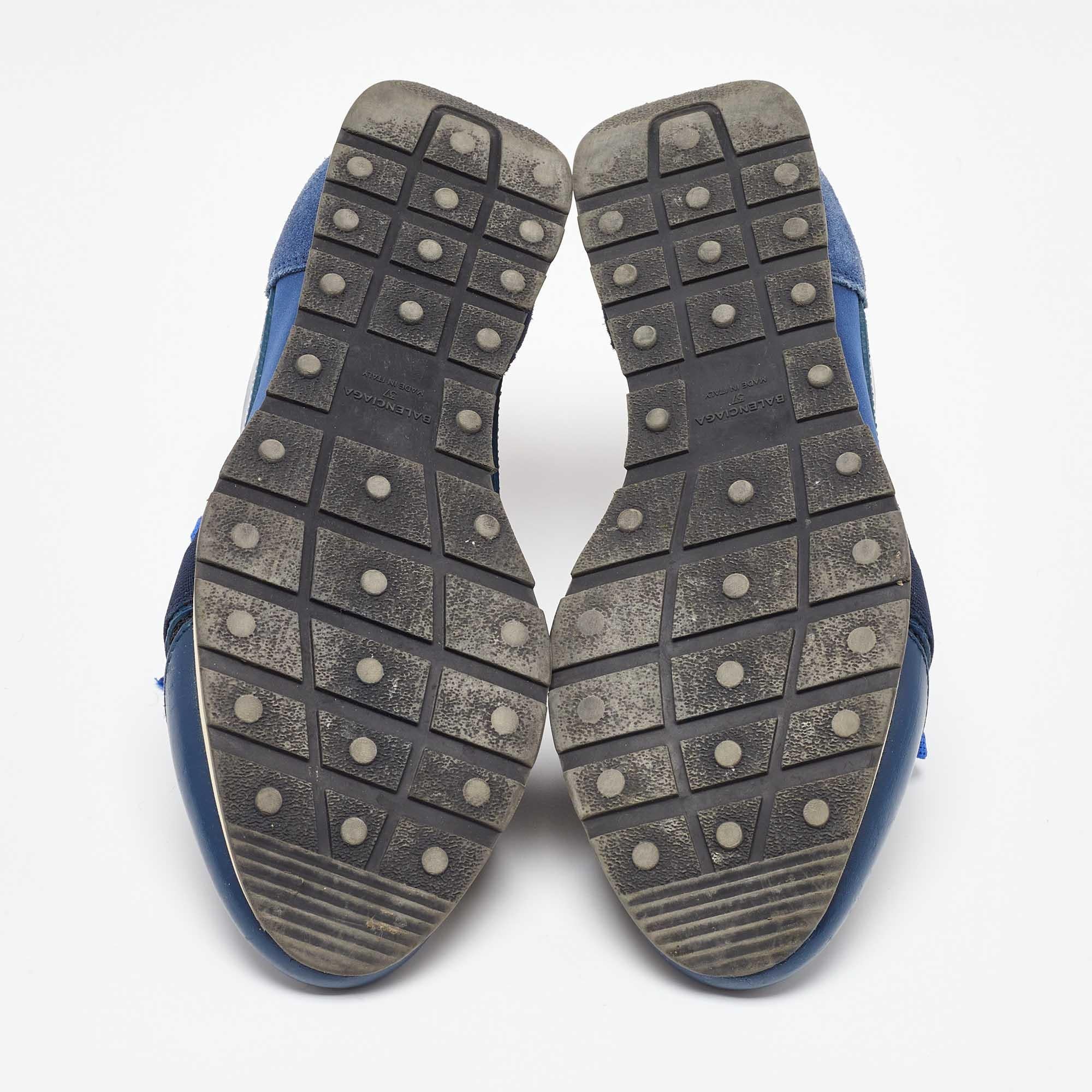 Balenciaga Blue Mesh and Leather Race Runner Low Top Sneakers Size 37 For Sale 2