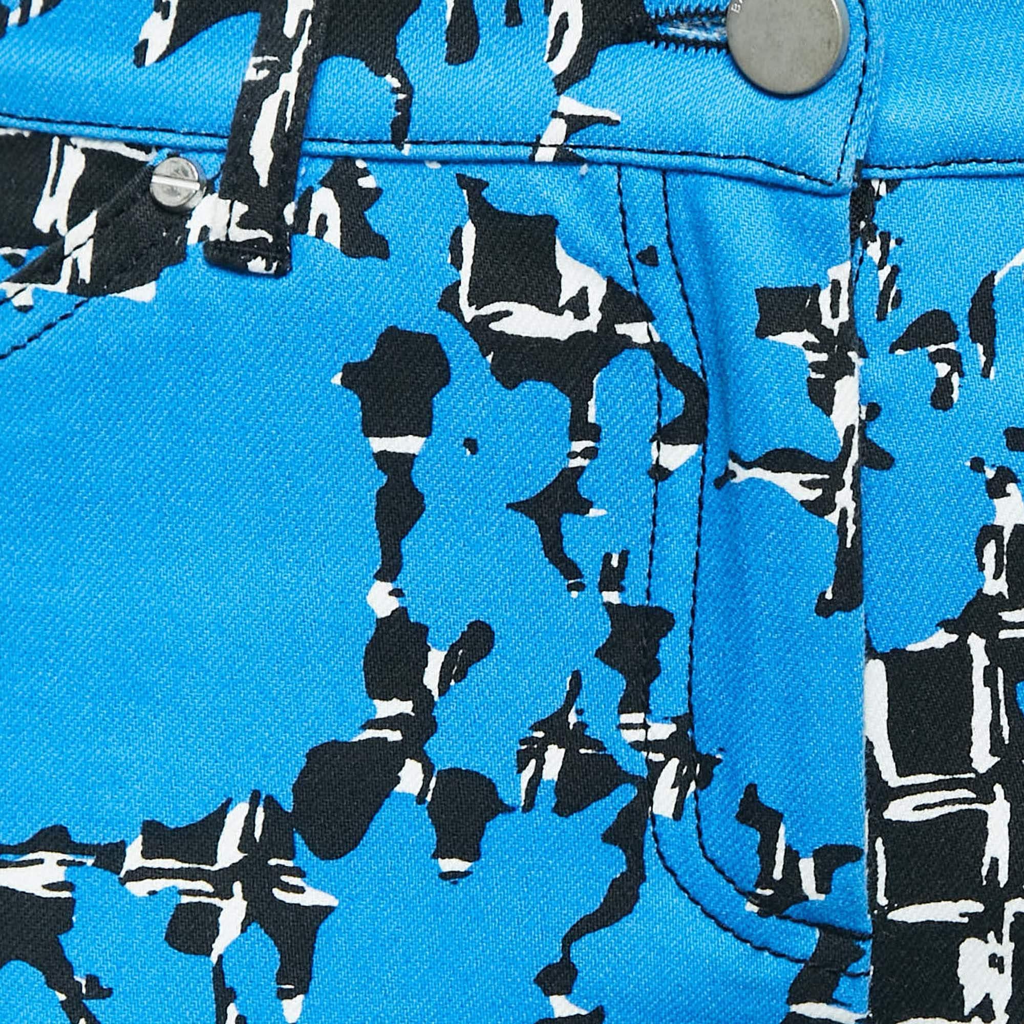 Vaqueros pitillo estampados Balenciaga Azul S Cintura 30 en Excelente estado para la venta en Dubai, Al Qouz 2