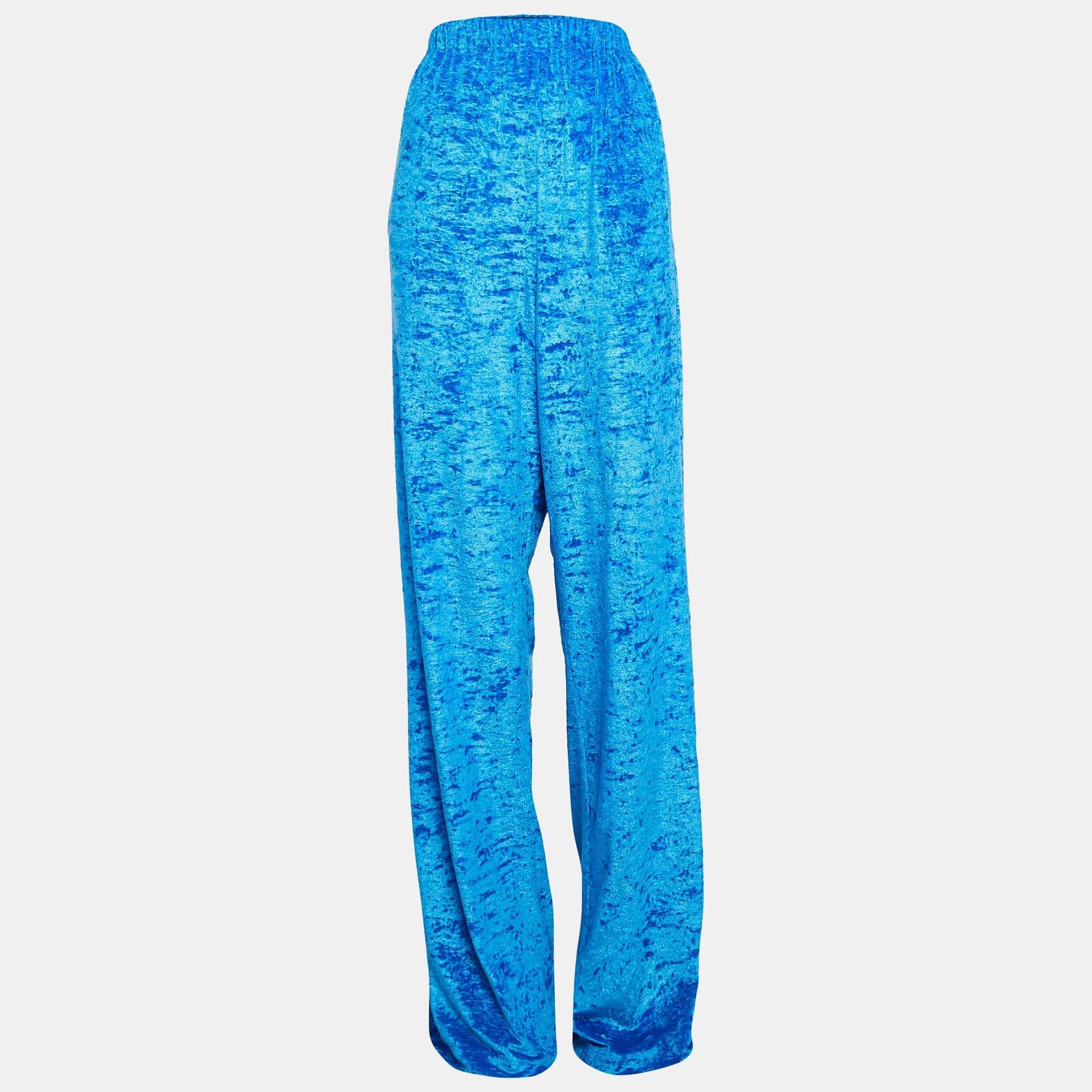 Come sono eleganti e di classe questi pantaloni Realizzati con tessuti di qualità e con una vestibilità ottimale  completa questi pantaloni con un crop top chic.