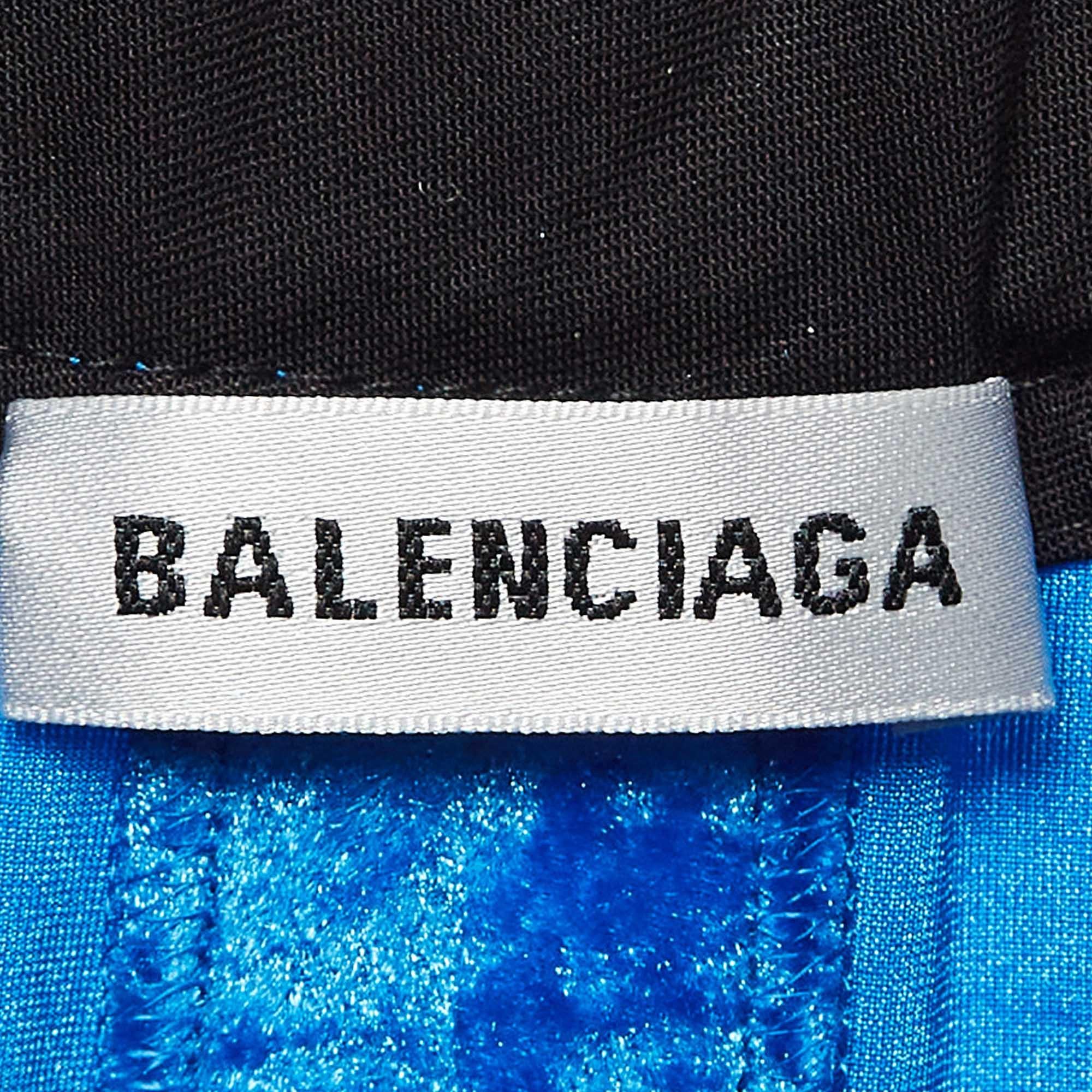Balenciaga Pantaloni a gamba larga in velluto blu M. In condizioni ottime in vendita a Dubai, Al Qouz 2