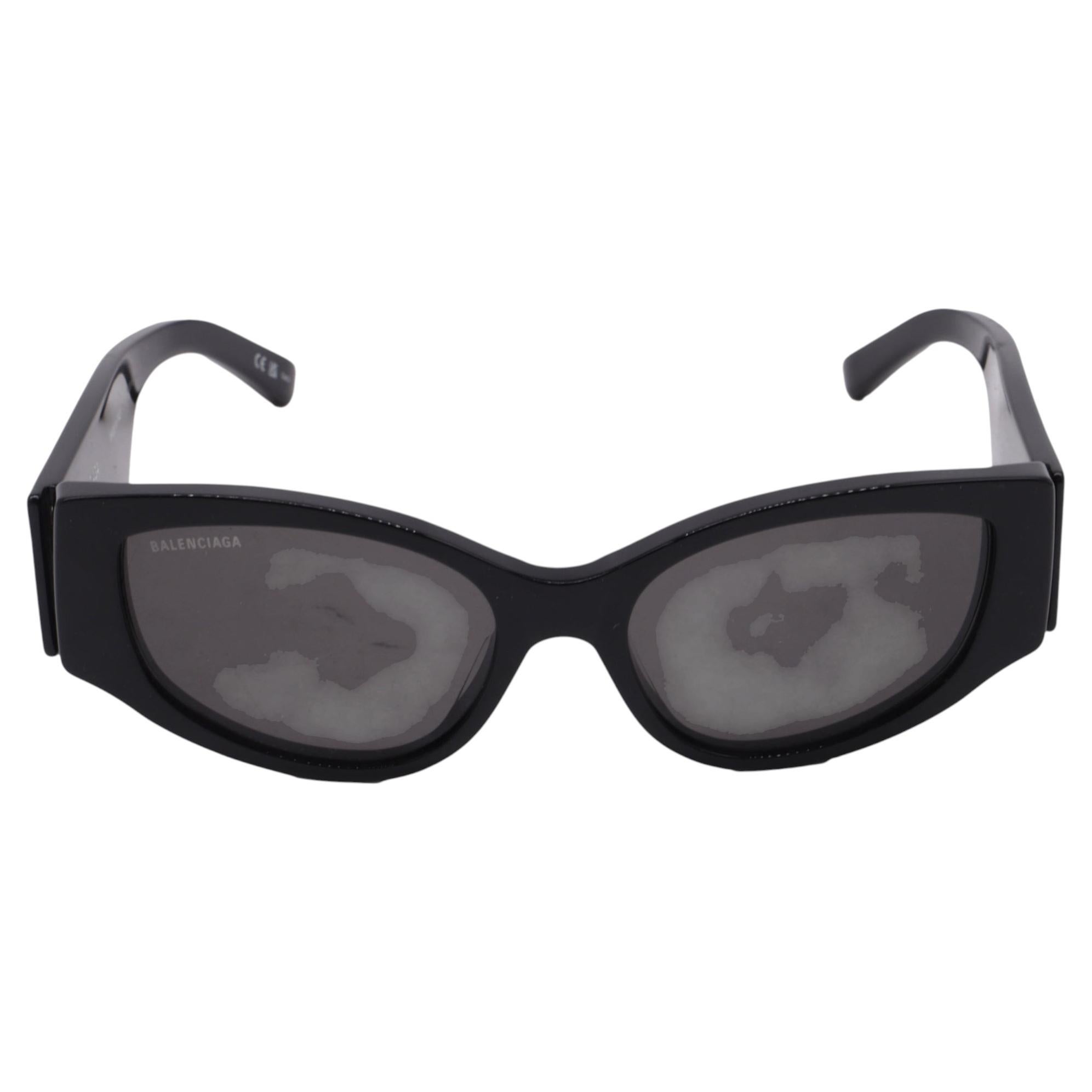 Balenciaga Bossy Round AF Sunglasses in Black Acetate For Sale at