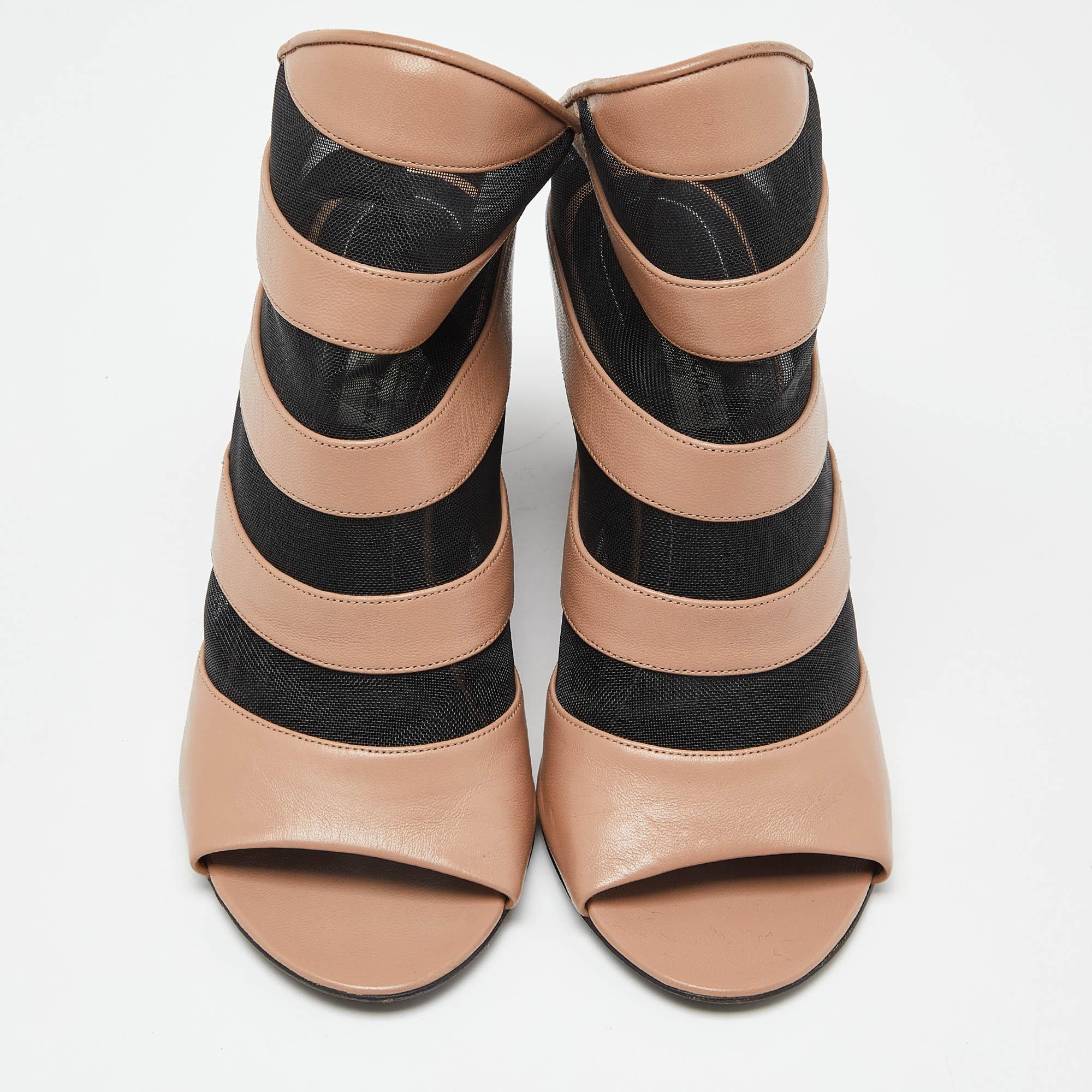 Balenciaga Brown/Black Leather and Mesh Glove Wedge Open Toe Sandals Size 39 In Good Condition In Dubai, Al Qouz 2