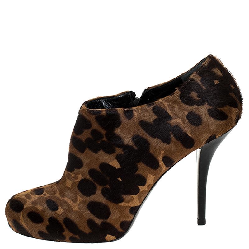 Balenciaga Brown/Black Leopard Print Calfhair Zip Booties Size 39 For Sale  at 1stDibs