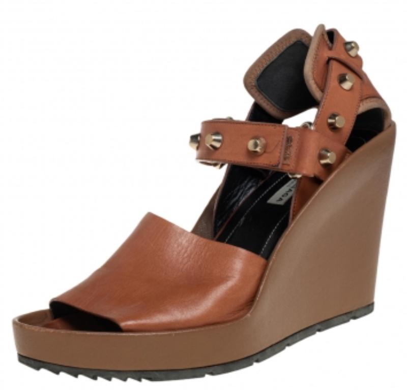 Balenciaga Brown Leather Wedge Ankle Strap Sandals Size 38.5 For Sale 2