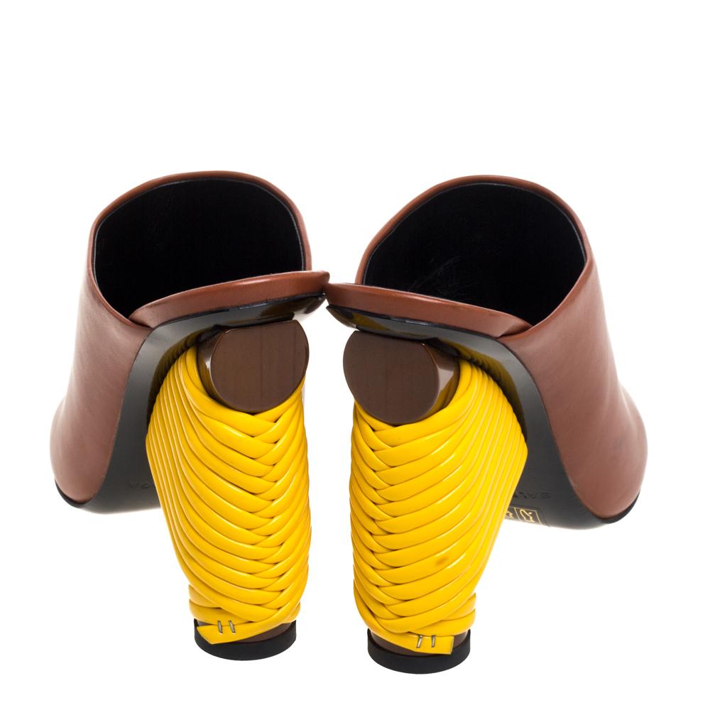 Balenciaga Brown Leather Wrapped Heel Slide Sandals Size 37 In Good Condition In Dubai, Al Qouz 2