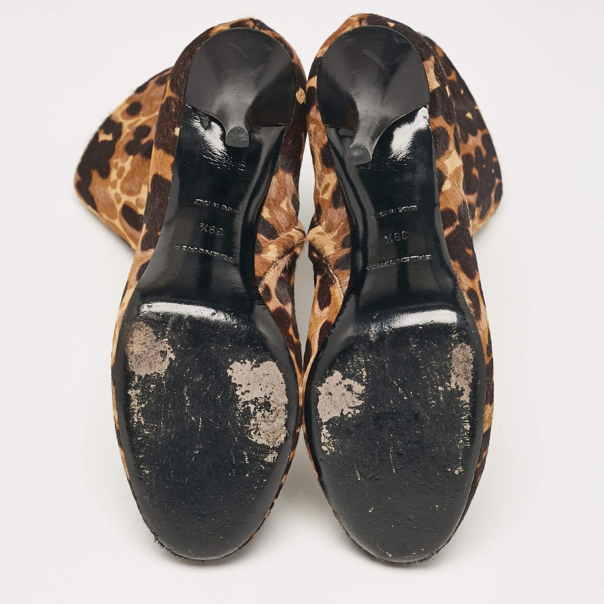 Balenciaga Brown Leopard Print Calf Hair Ankle Boots Size 39.5 For Sale 2