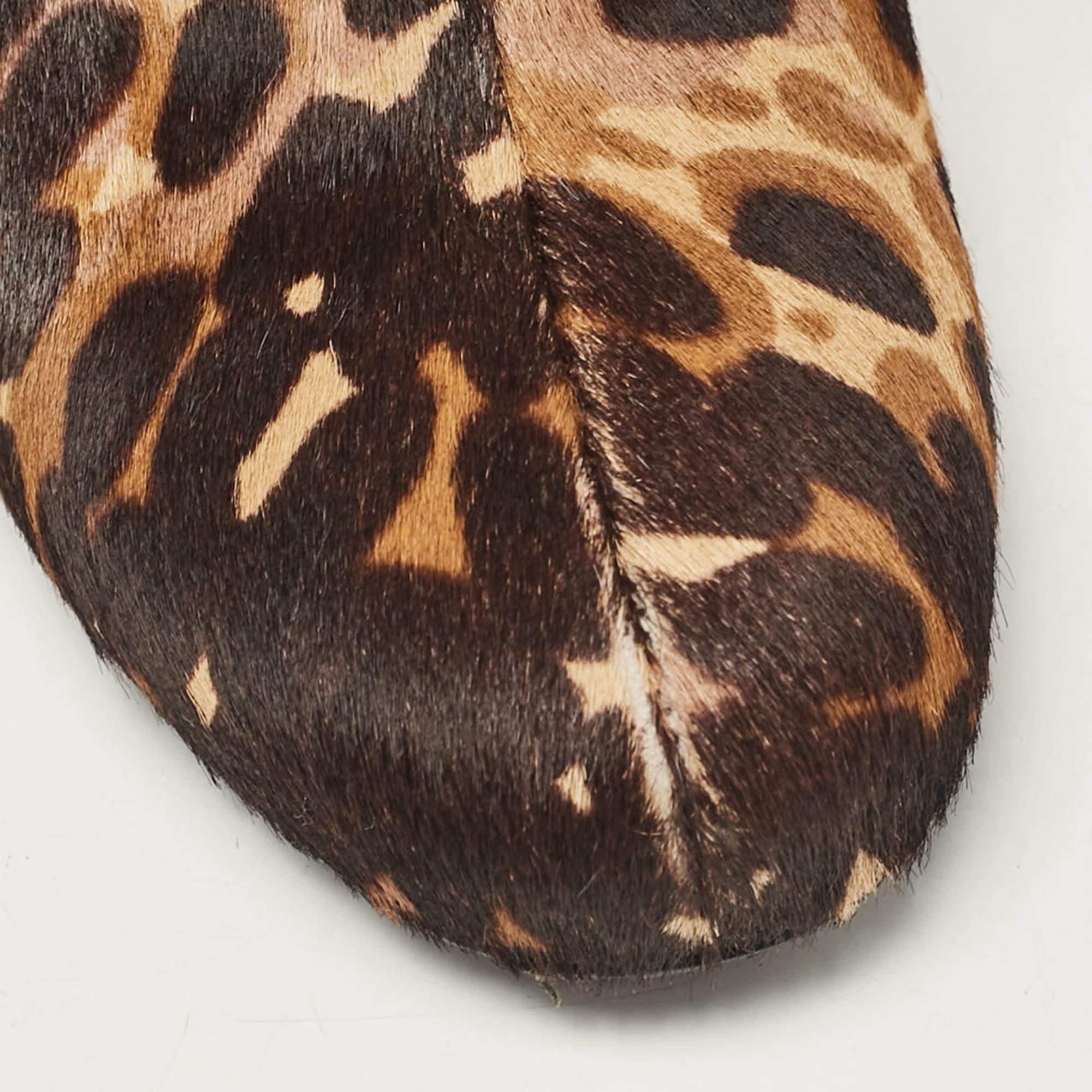 Balenciaga Brown Leopard Print Calf Hair Ankle Boots Size 39.5 For Sale 4