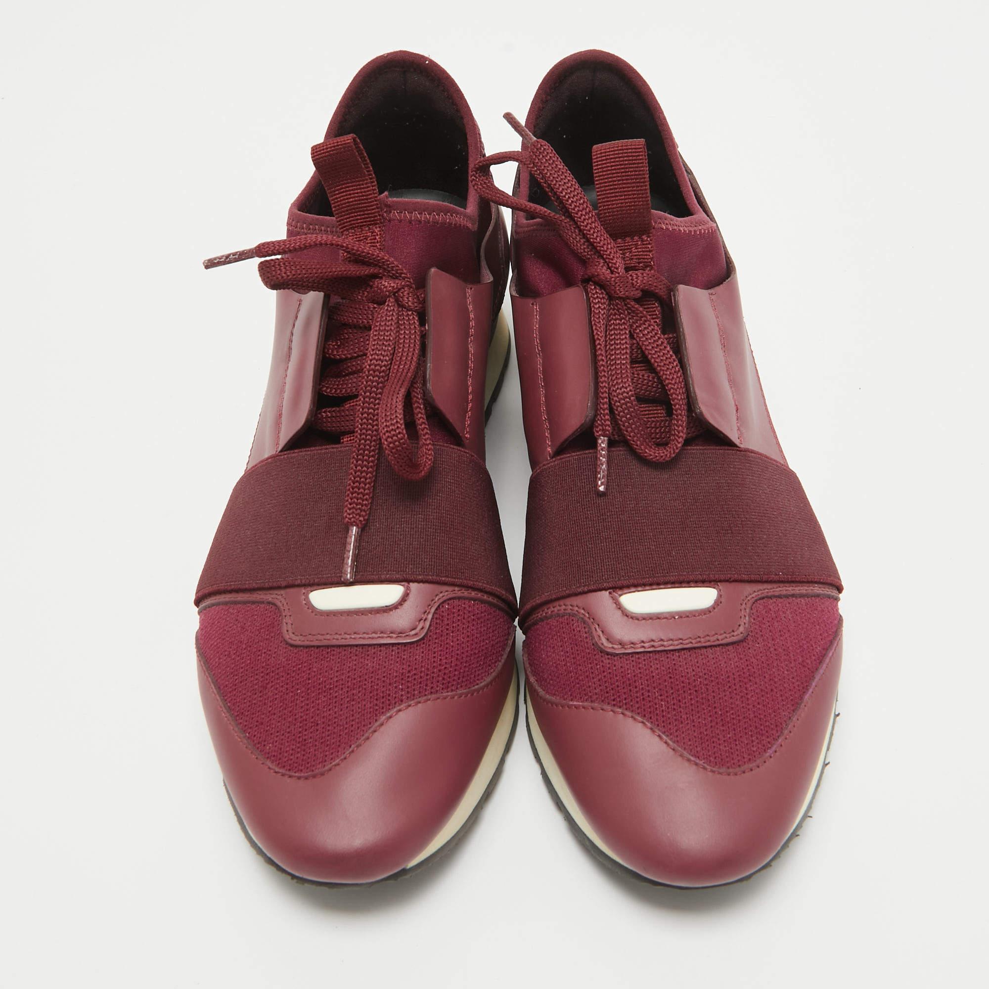 Marrone Balenciaga, scarpe da ginnastica in tessuto e pelle Race Runner Lace Up, taglia 39. in vendita