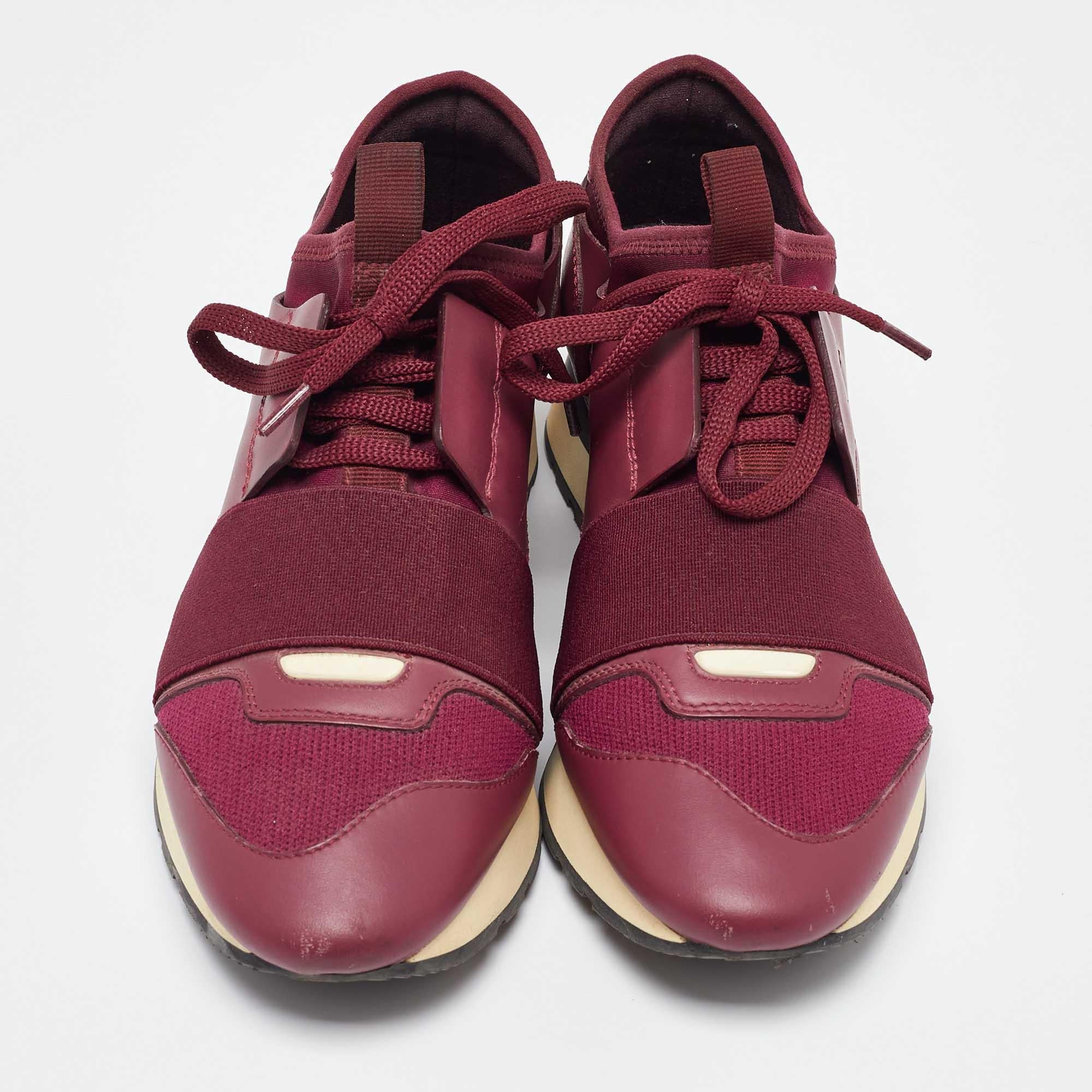 Balenciaga Burgundfarbenes Leder und  Race Runner Turnschuhe aus Gewebe Größe 36 (Braun) im Angebot