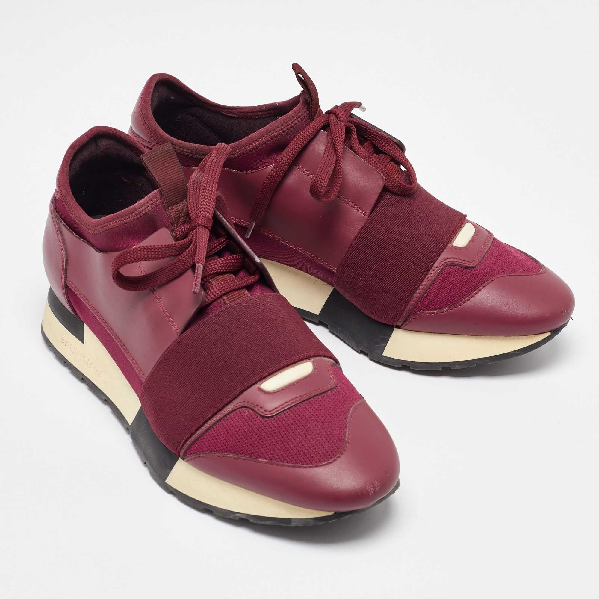 Balenciaga Burgundfarbenes Leder und  Race Runner Turnschuhe aus Gewebe Größe 36 im Zustand „Gut“ im Angebot in Dubai, Al Qouz 2