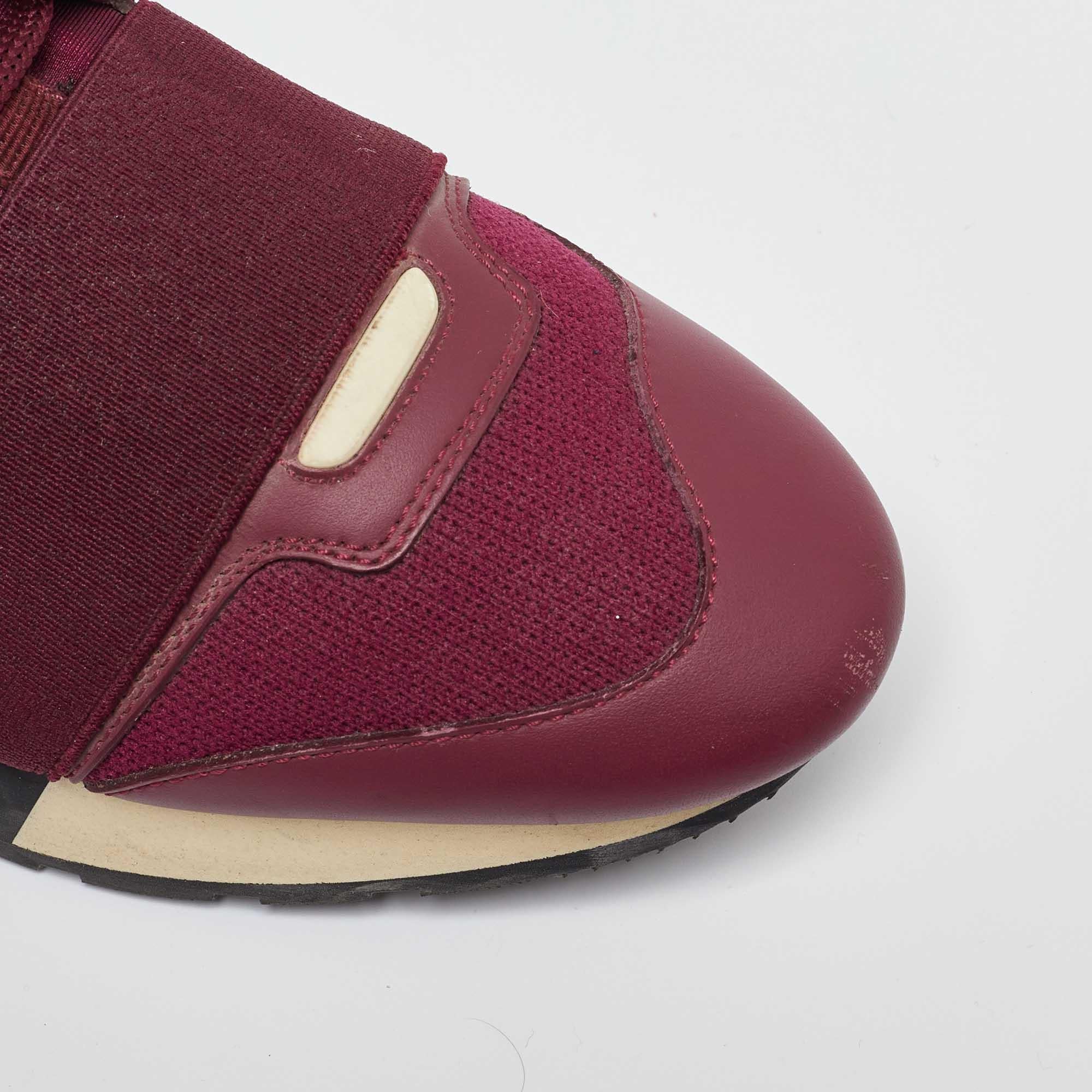 Balenciaga Burgundfarbenes Leder und  Race Runner Turnschuhe aus Gewebe Größe 36 im Angebot 2