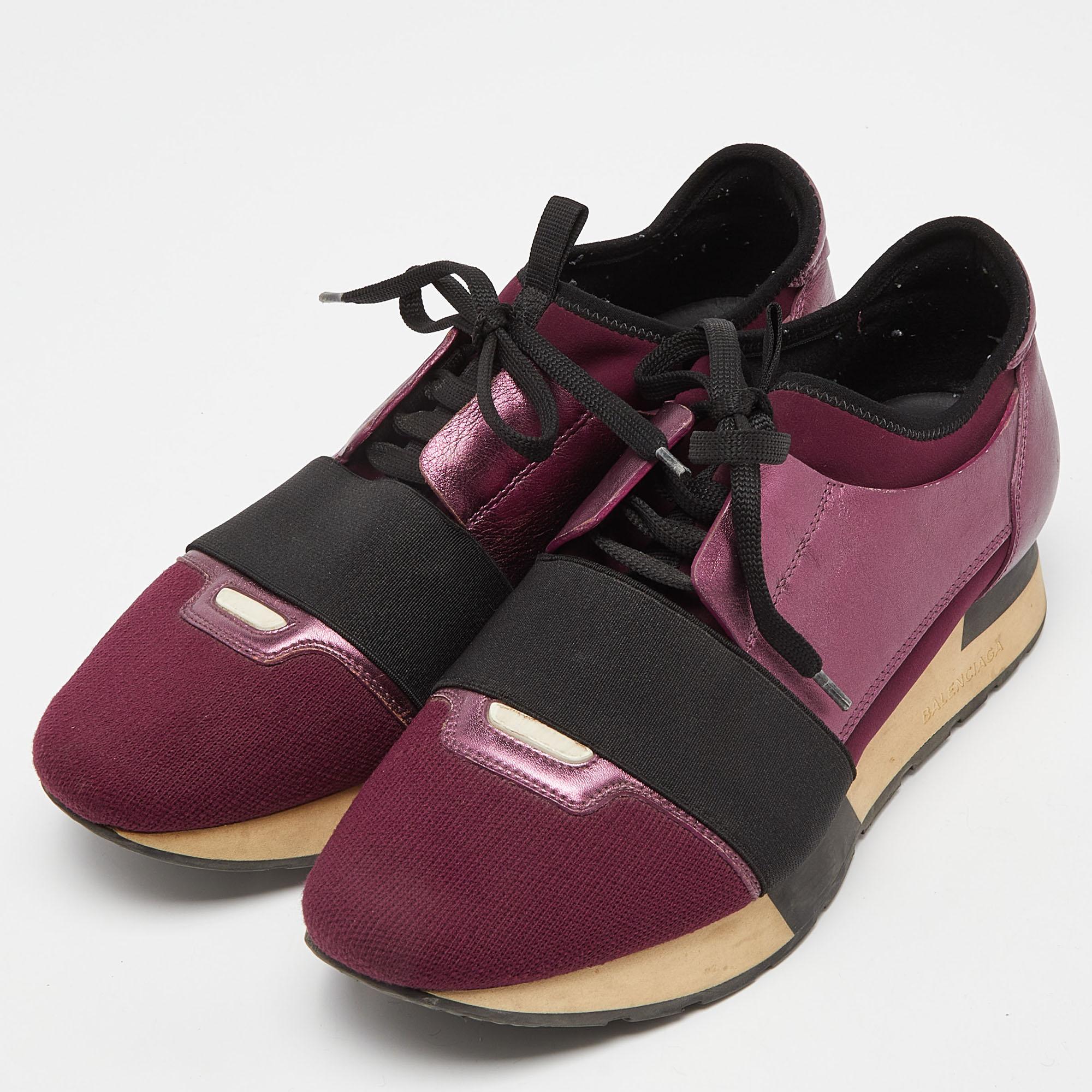 Coming in a classic silhouette, these designer sneakers are a seamless combination of luxury, comfort, and style. These sneakers are finished with signature details and comfortable insoles.