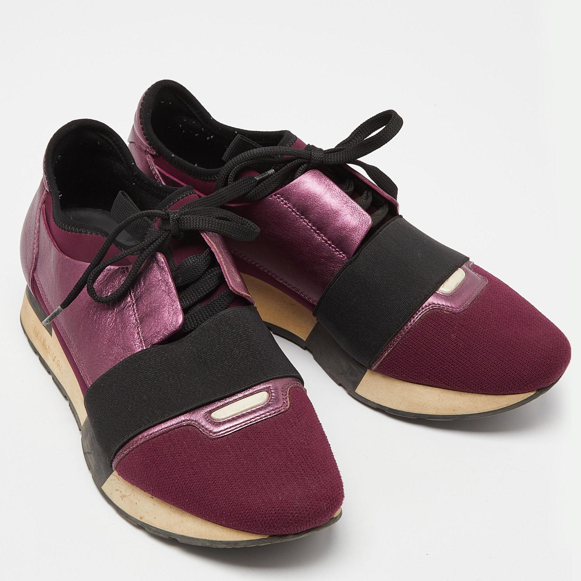 Balenciaga Burgundy Leather, Neoprene and Fabric Race Runner Sneakers Size 39 In Excellent Condition For Sale In Dubai, Al Qouz 2