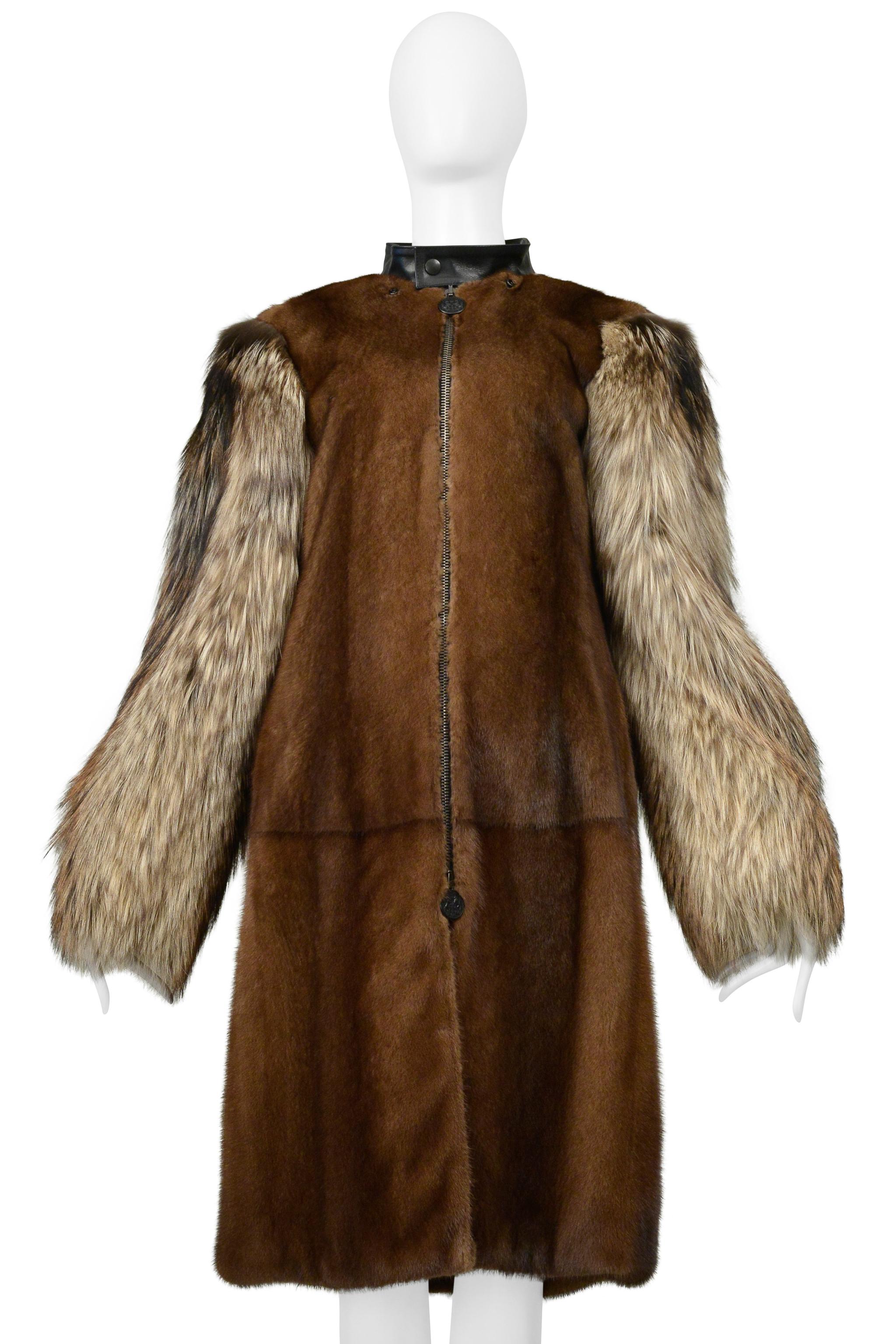 Balenciaga By Demna Gvasalia Cappotto in pelliccia di visone e volpe con colletto staccabile 2016 In condizioni ottime in vendita a Los Angeles, CA