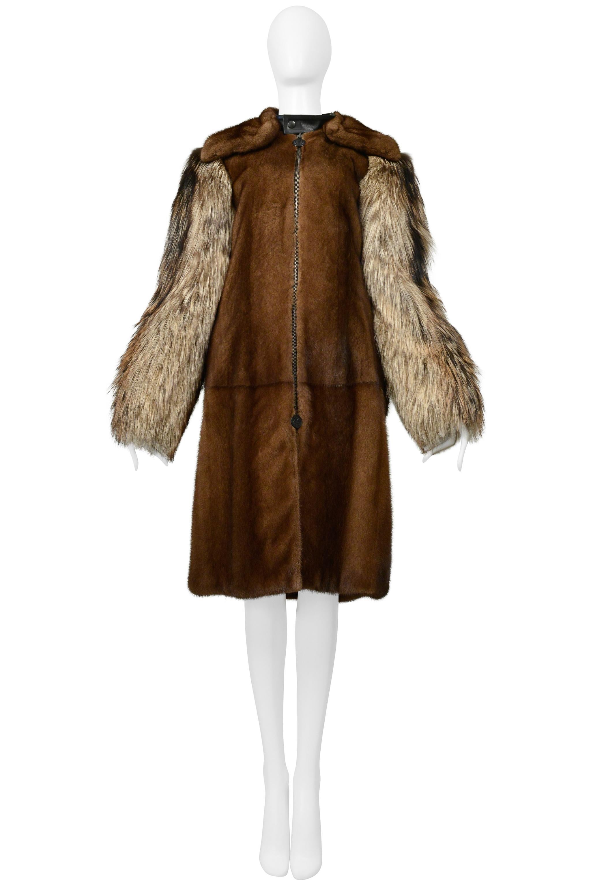 Donna Balenciaga By Demna Gvasalia Cappotto in pelliccia di visone e volpe con colletto staccabile 2016 in vendita