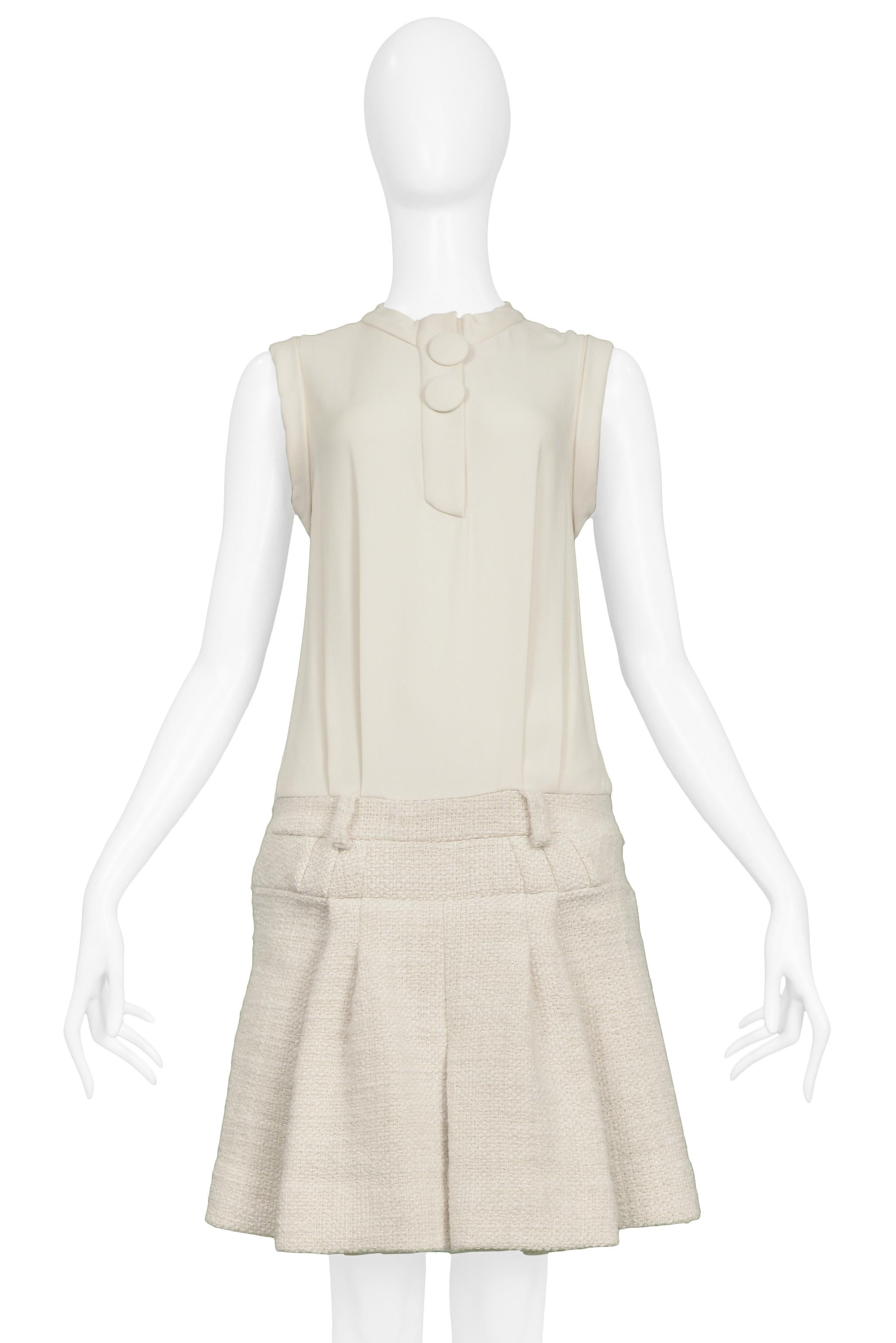 Balenciaga By Ghesquiere Off-White Box Pleat Dress 2006 In Excellent Condition For Sale In Los Angeles, CA
