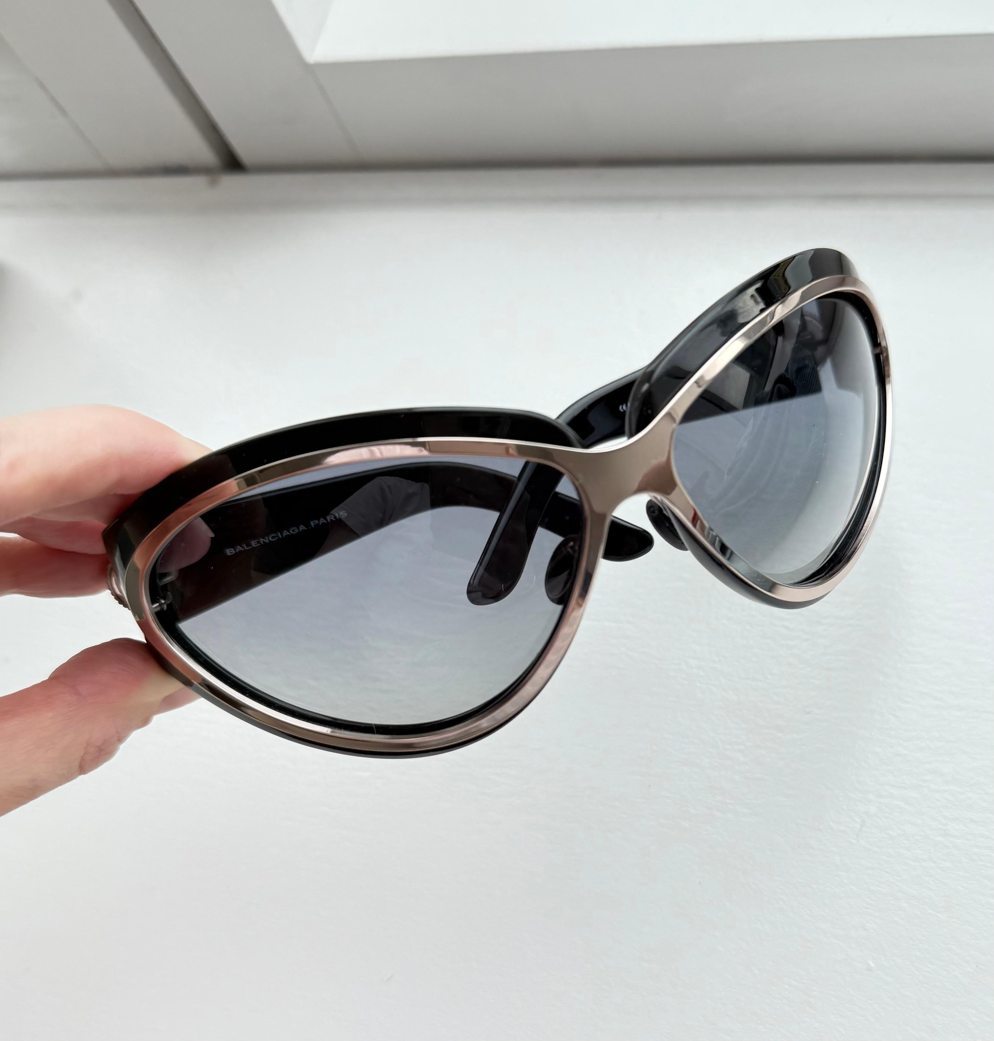 Lunettes de soleil unisexe BALENCIAGA by NICHOLAS GHESQUIERE 2007 Vintage Runway en vente 2