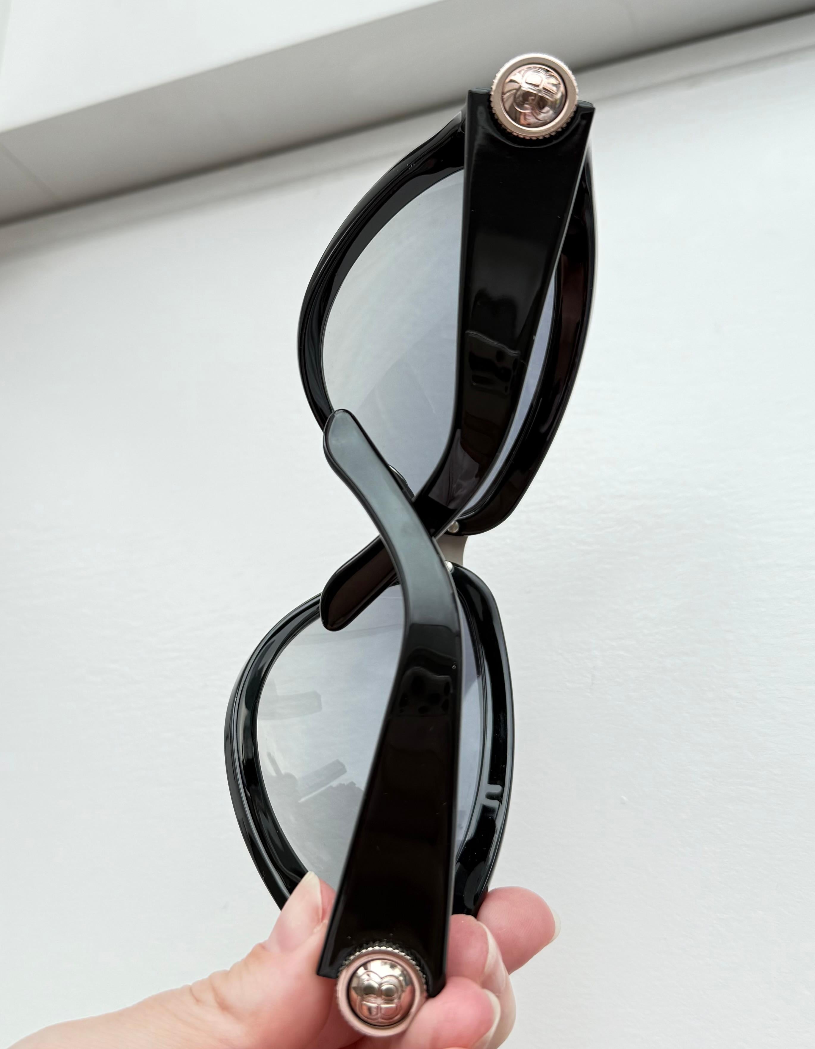 Lunettes de soleil unisexe BALENCIAGA by NICHOLAS GHESQUIERE 2007 Vintage Runway en vente 3