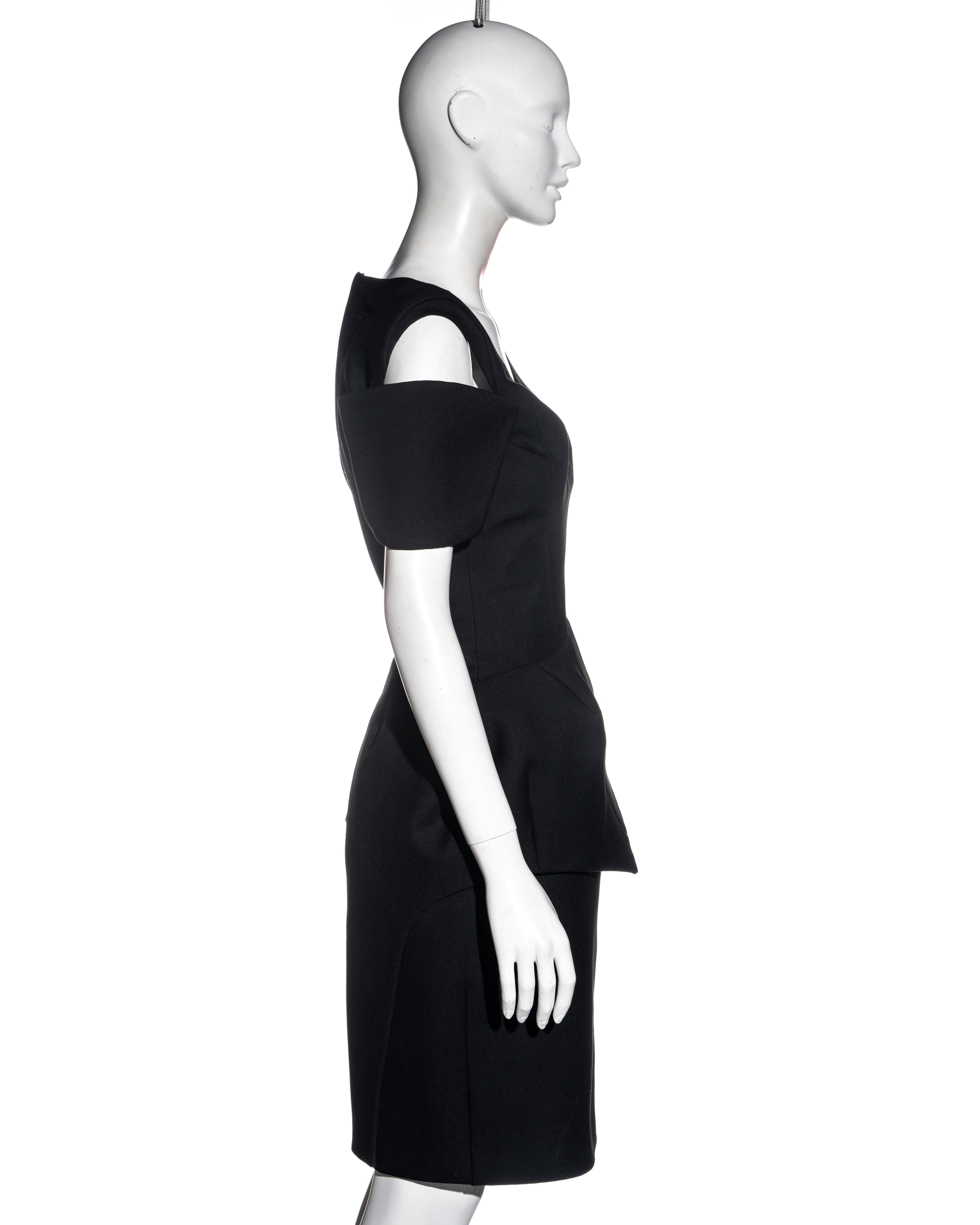 Balenciaga by Nicolas Ghesquière black wool structured cocktail dress, fw 2008 For Sale 4