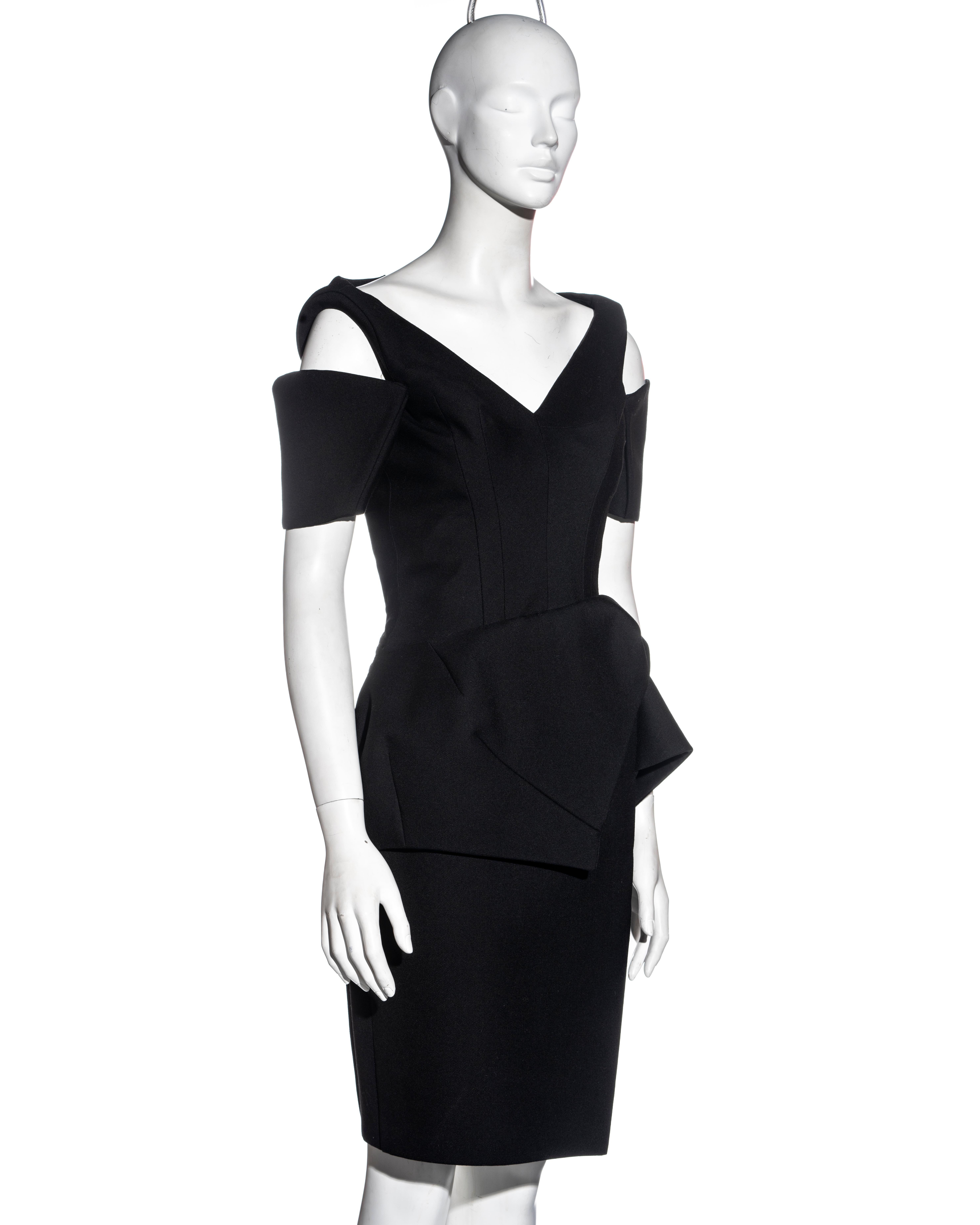 Women's Balenciaga by Nicolas Ghesquière black wool structured cocktail dress, fw 2008 For Sale
