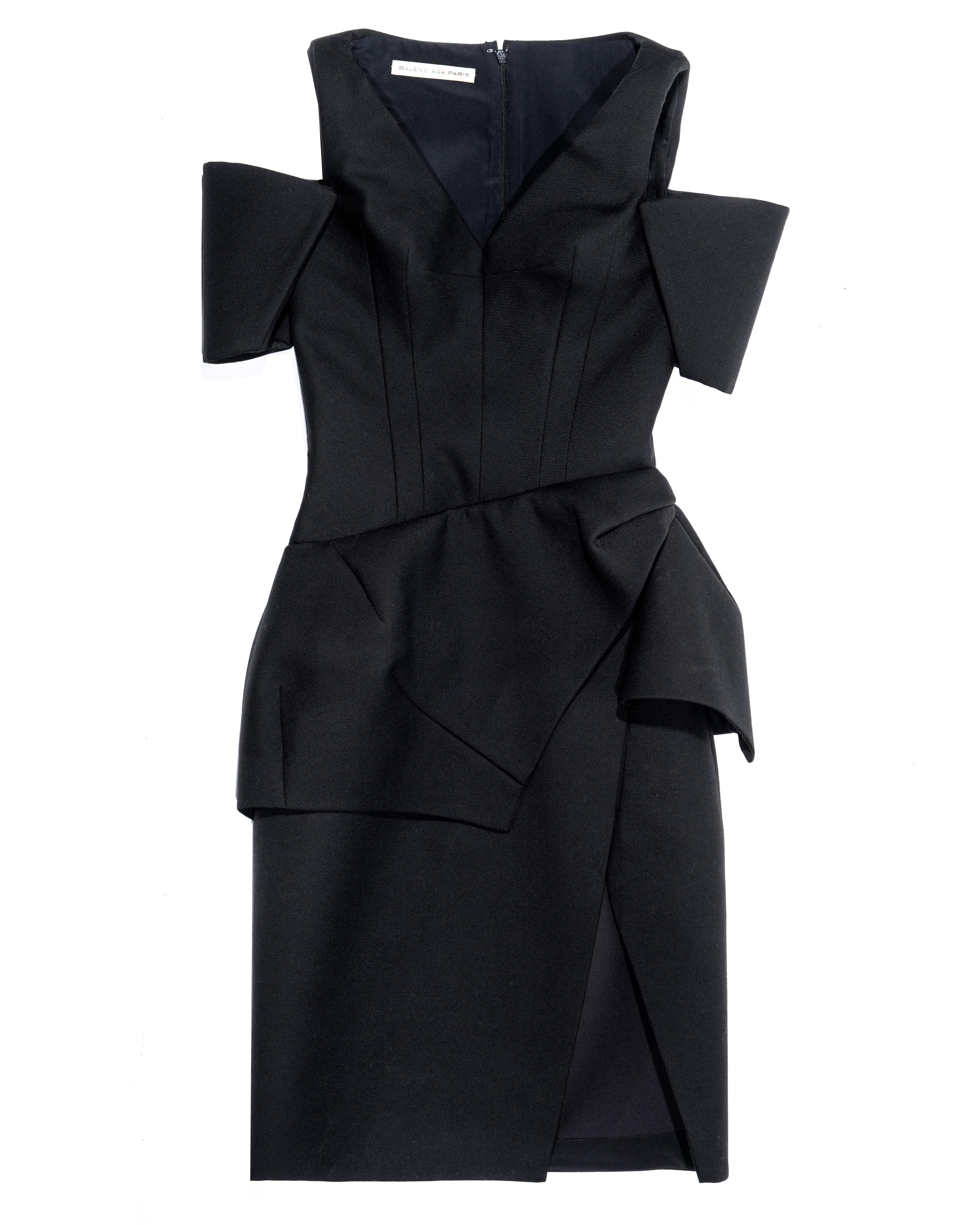 Balenciaga by Nicolas Ghesquière black wool structured cocktail dress, fw 2008 For Sale 1