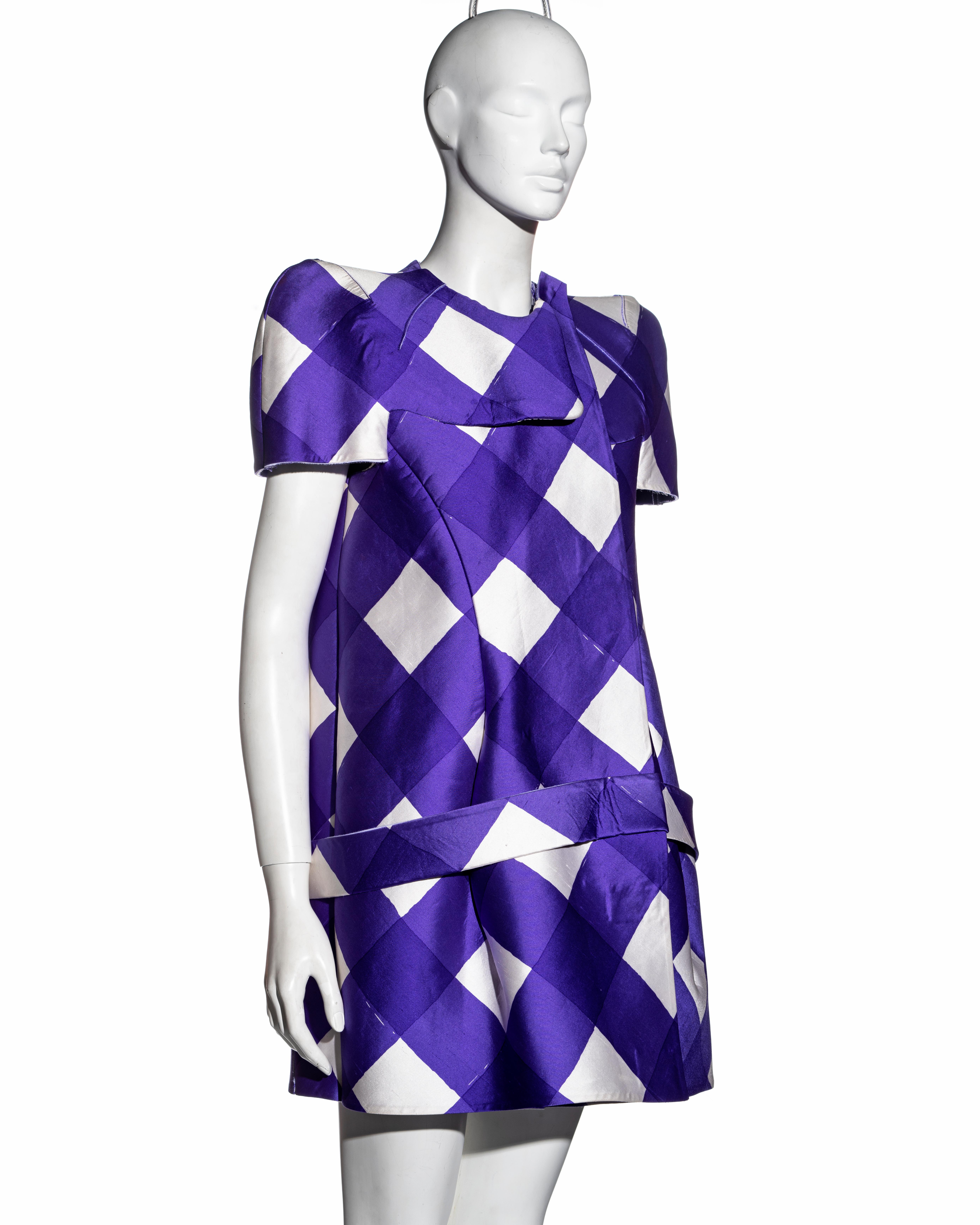 Balenciaga by Nicolas Ghesquière checked silk structured mini dress, ss 2008 In Good Condition For Sale In London, GB