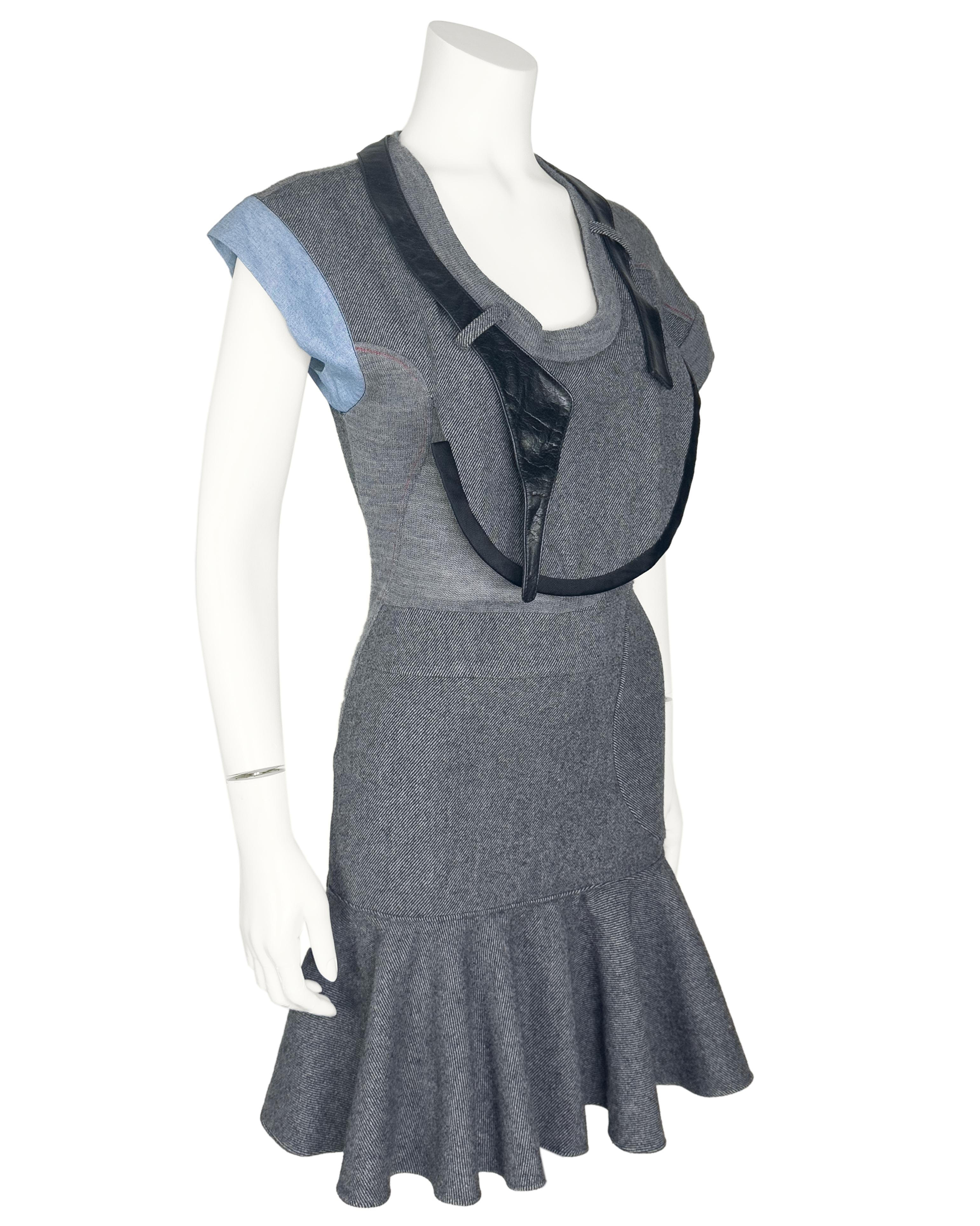 Balenciaga by Nicolas Ghesquiere Fall 2002 Cubist Mixed Media Dress Gris en venta