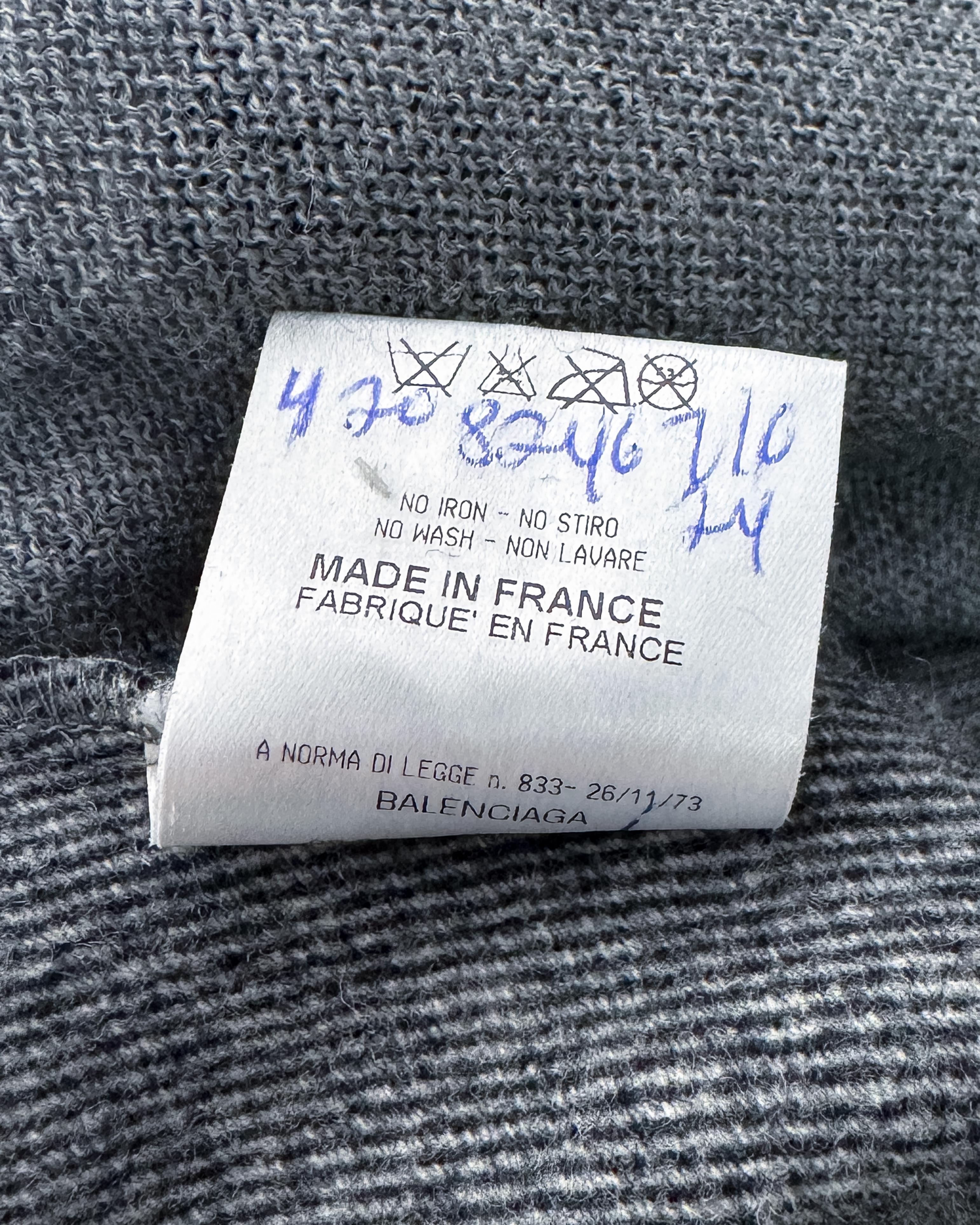 Balenciaga by Nicolas Ghesquiere Fall 2002 Cubist Mixed Media Sweater Top en vente 4
