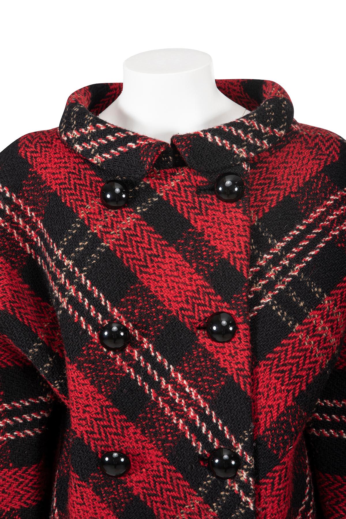 Femenino o masculino BALENCIAGA BY NICOLAS GHESQUIÈRE FW 06 Icónico y raro abrigo corto de tartán en venta