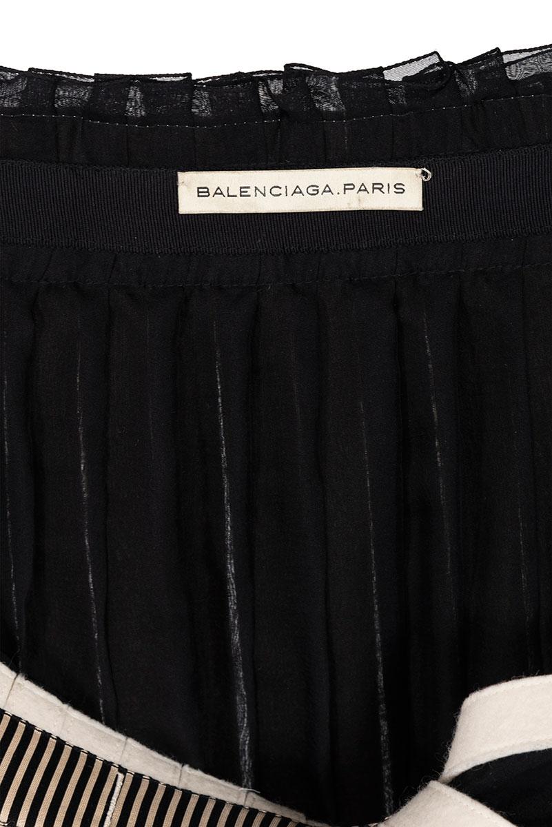 Women's or Men's BALENCIAGA BY NICOLAS GHESQUIÈRE FW 07 iconic pleated mini skirt For Sale