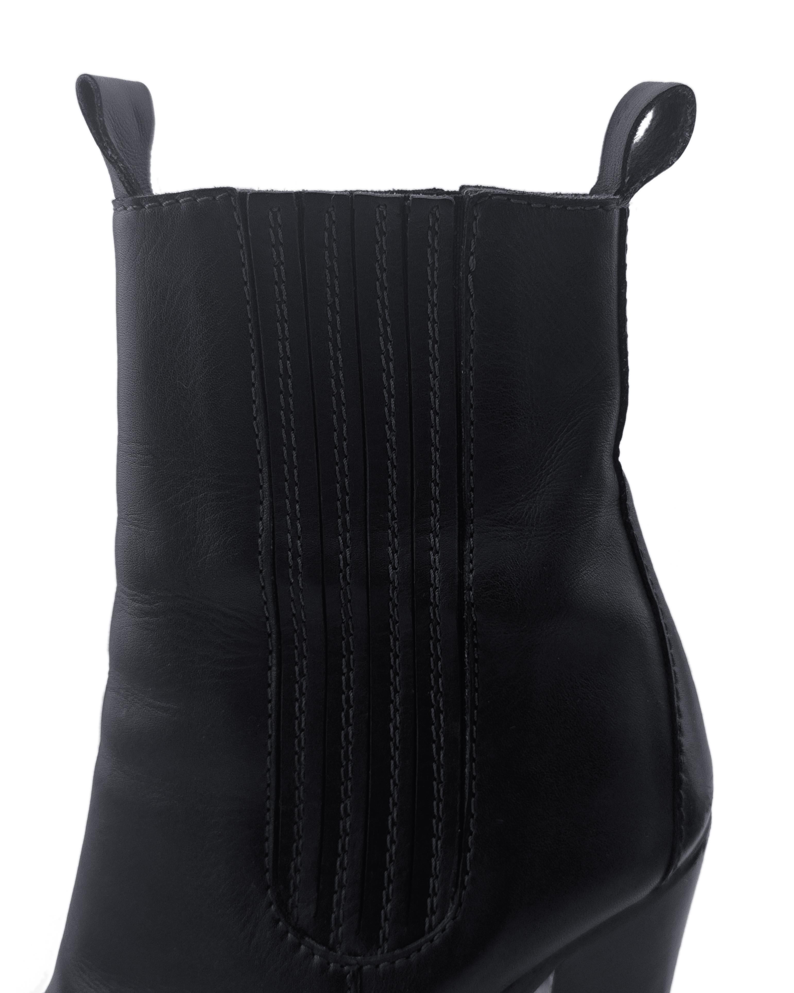 Balenciaga by Nicolas Ghesquière FW 2003 Runway Black Leather Chelsea Boots For Sale 3
