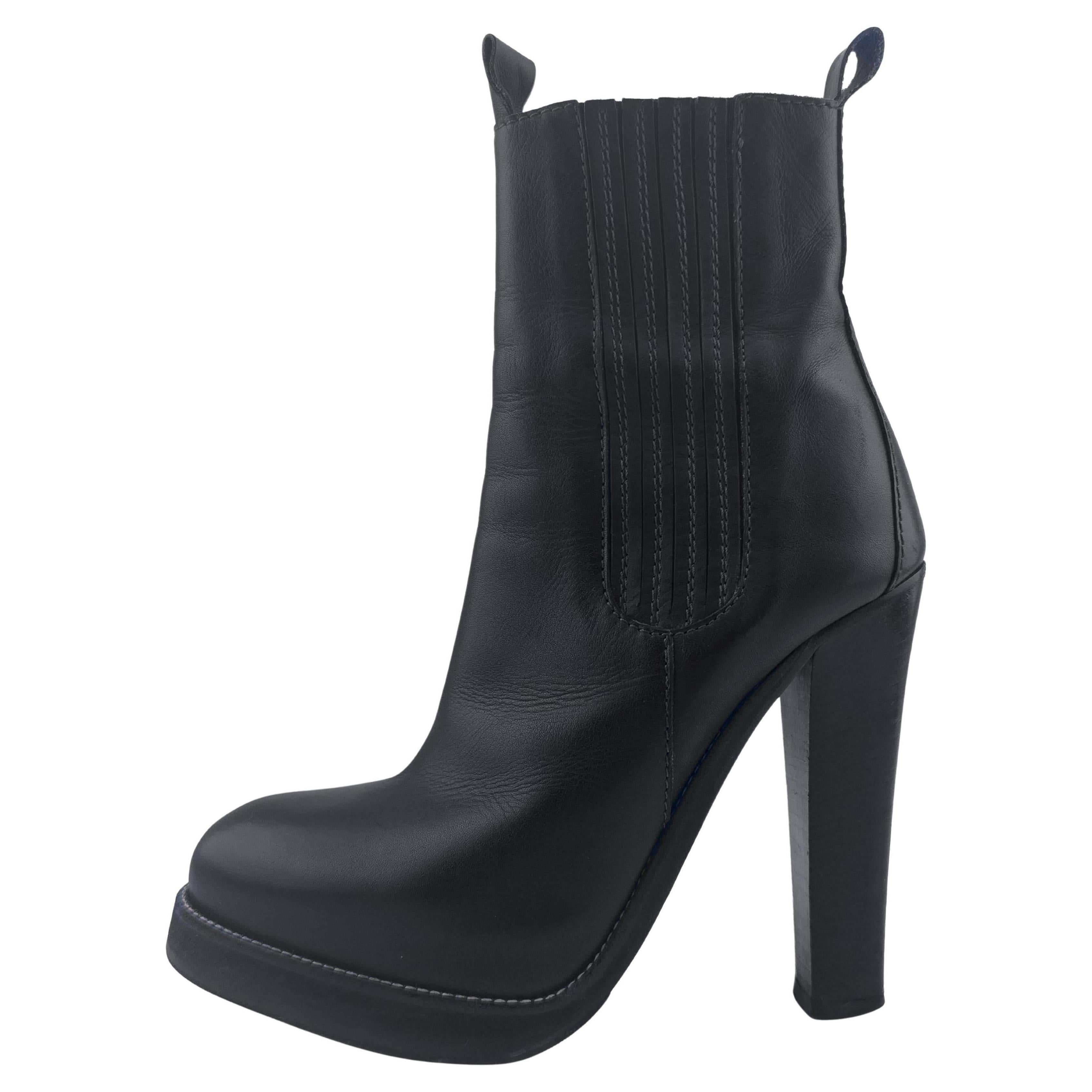 Balenciaga by Nicolas Ghesquière FW 2003 Runway Black Leather Chelsea Boots For Sale
