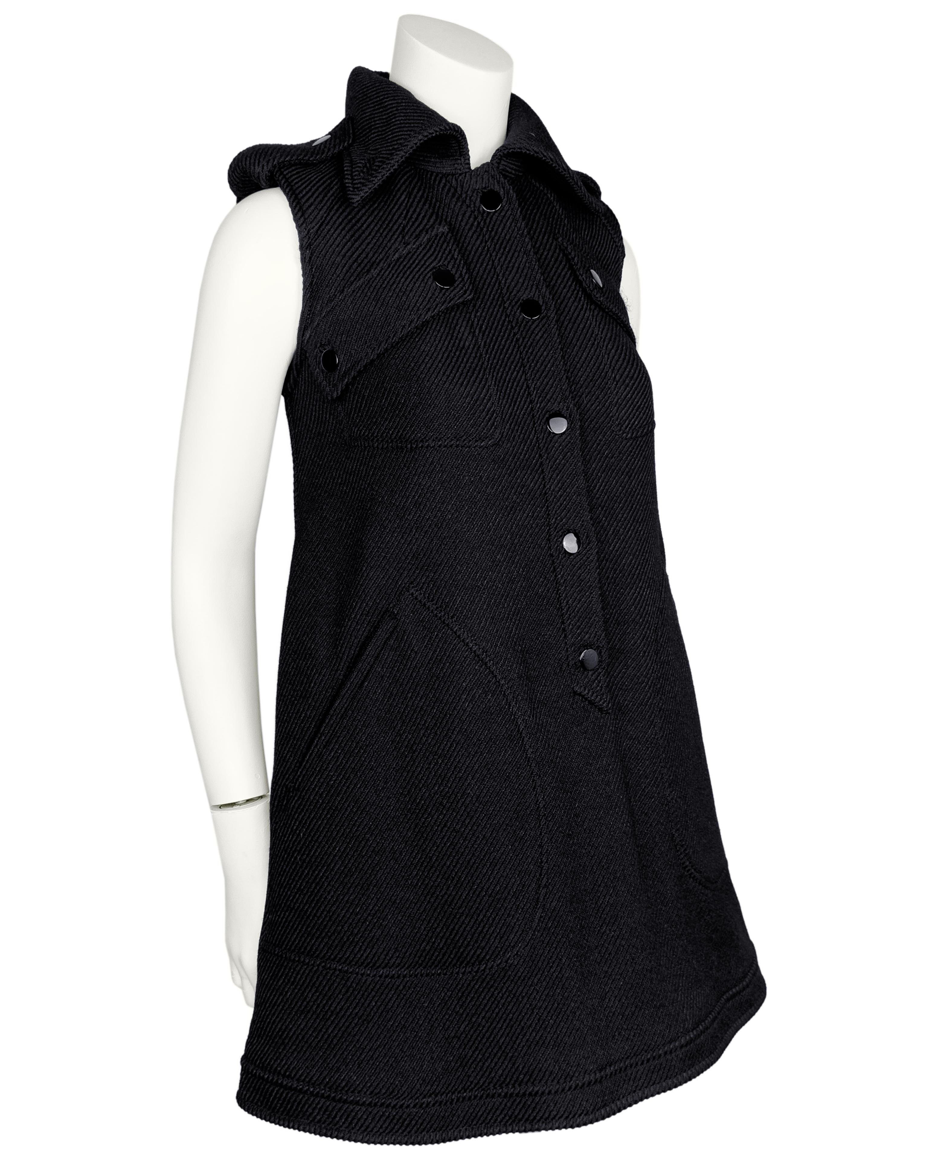 Balenciaga by Nicolas Ghesquière FW 2003 Runway Black Sleeveless Shift Dress 36 In Excellent Condition For Sale In Toronto, Ontario