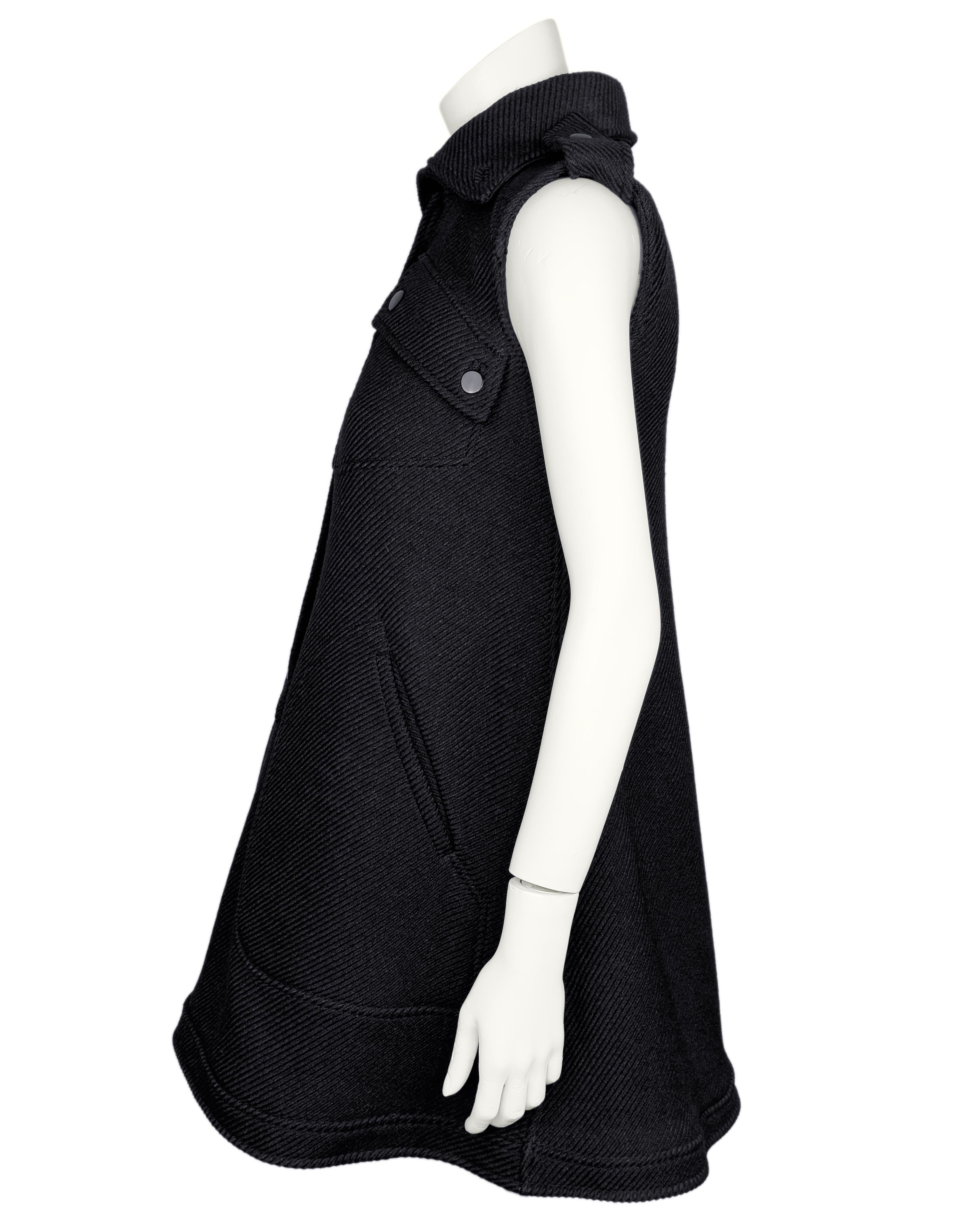 Balenciaga by Nicolas Ghesquière FW 2003 Runway Black Sleeveless Shift Dress 36 For Sale 1