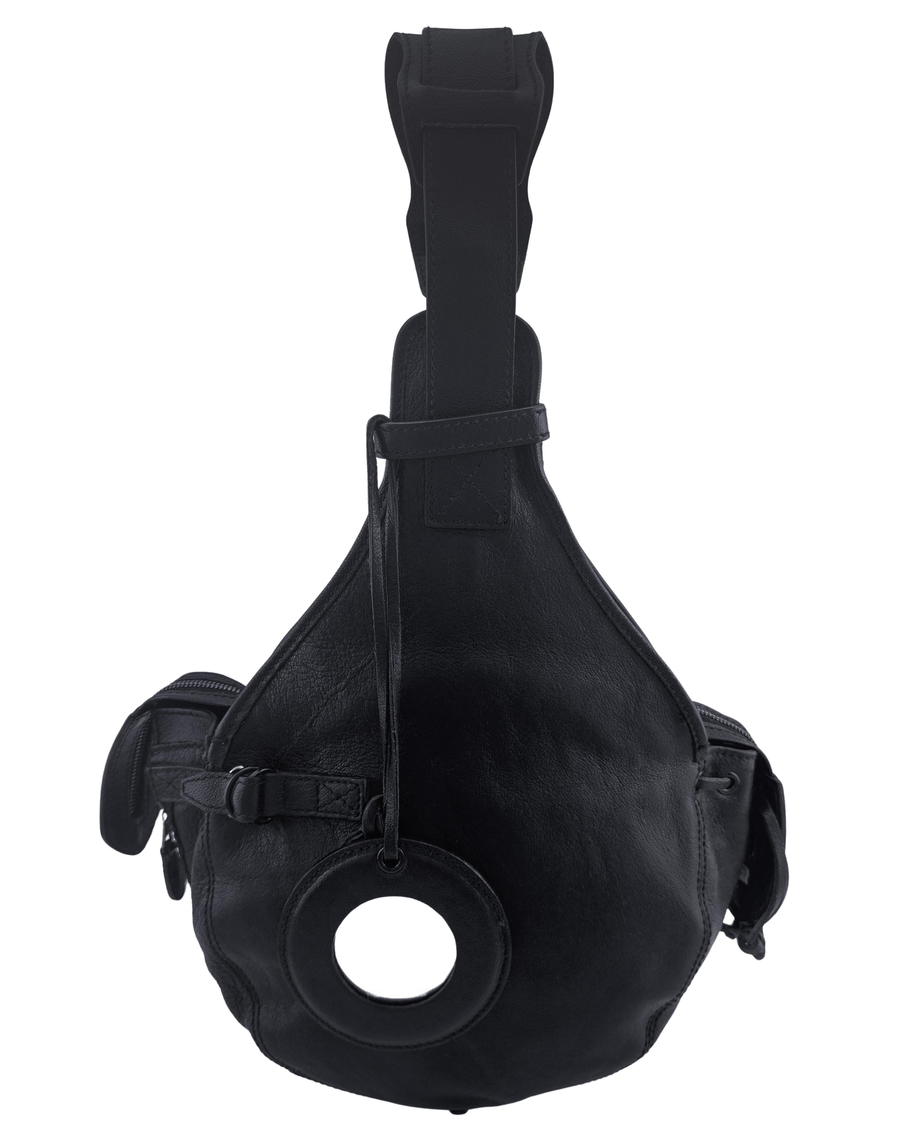 Balenciaga by Nicolas Ghesquière FW 2004 Bolso Casco Aviador Negro en Excelente Estado en Toronto, Ontario
