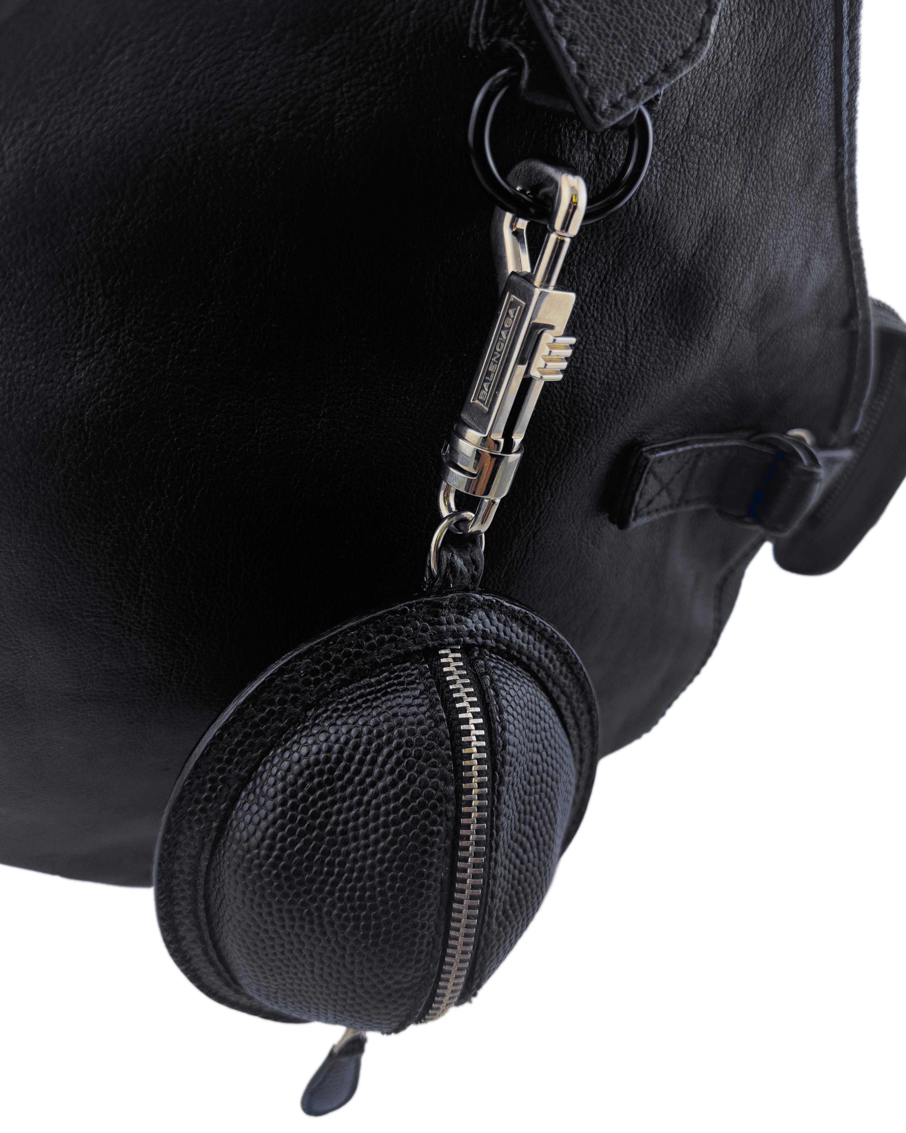 Balenciaga by Nicolas Ghesquière FW 2004 Bolso Casco Aviador Negro 1