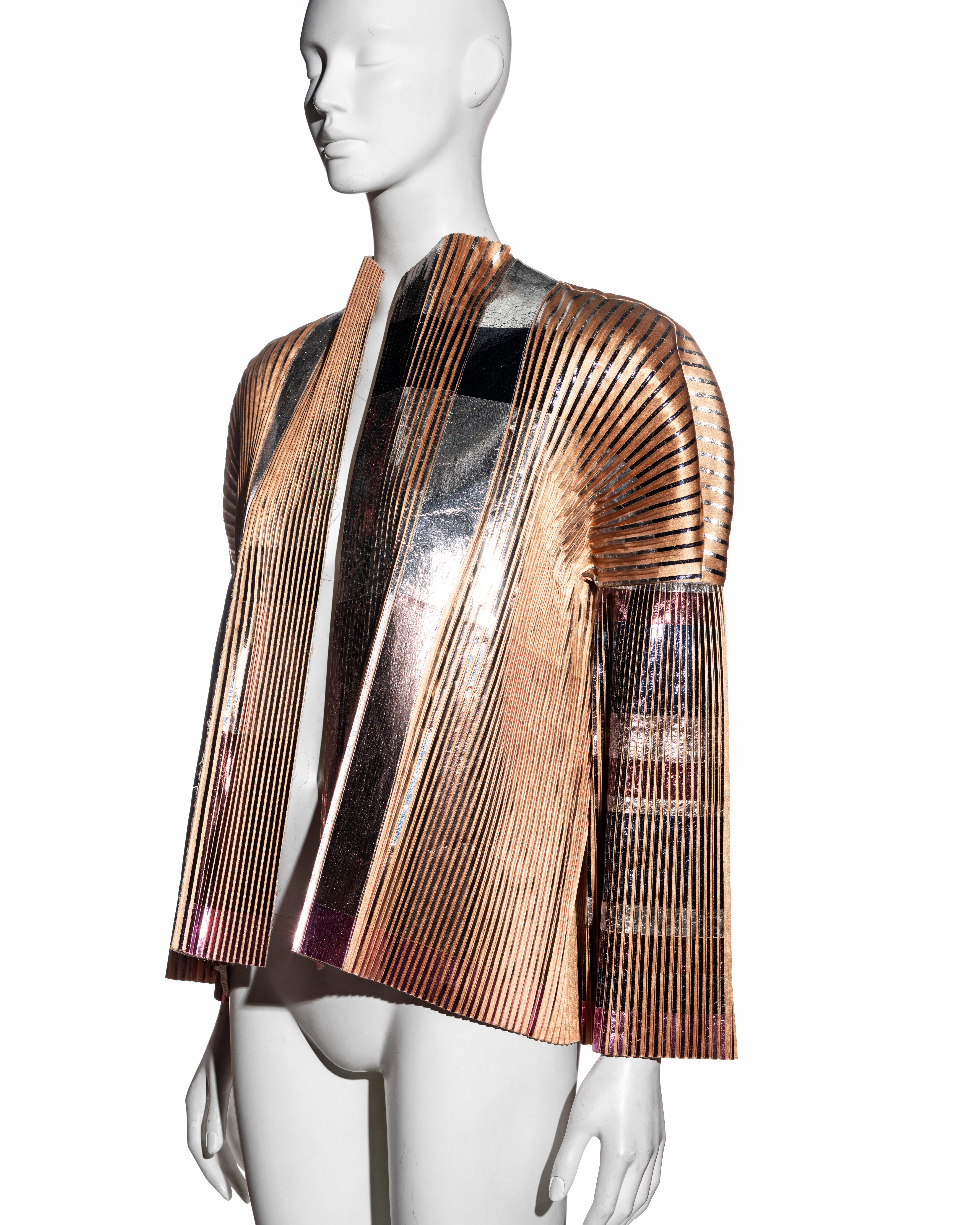 Veste plissée en soie métallisée Balenciaga by Nicolas Ghesquière, printemps-été 2009  Pour femmes en vente