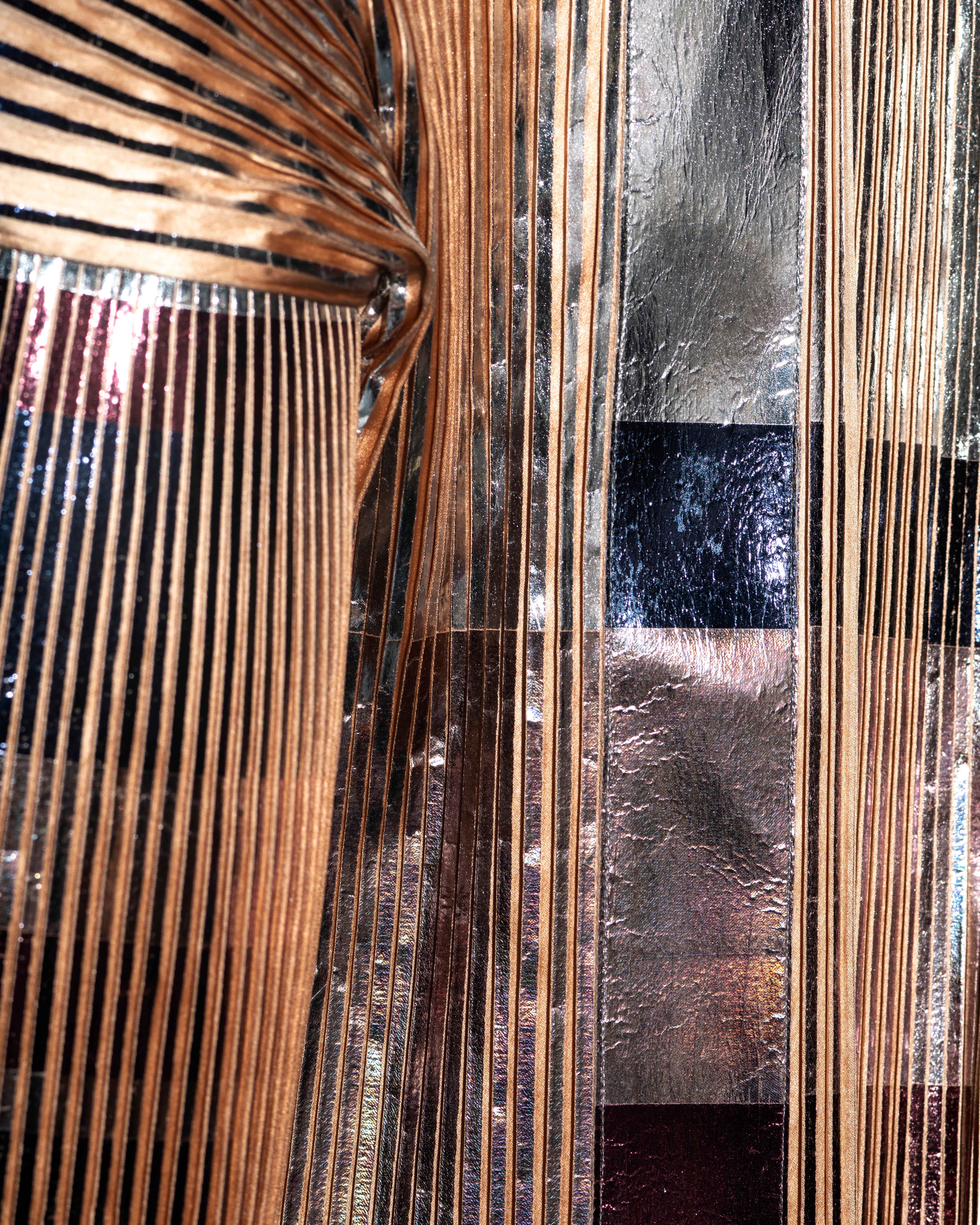 Veste plissée en soie métallisée Balenciaga by Nicolas Ghesquière, printemps-été 2009  en vente 2