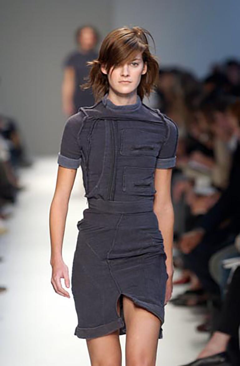 Gris Balenciaga by Nicolas Ghesquière SS 2003 Runway Ensemble top et jupe bleu gris en vente
